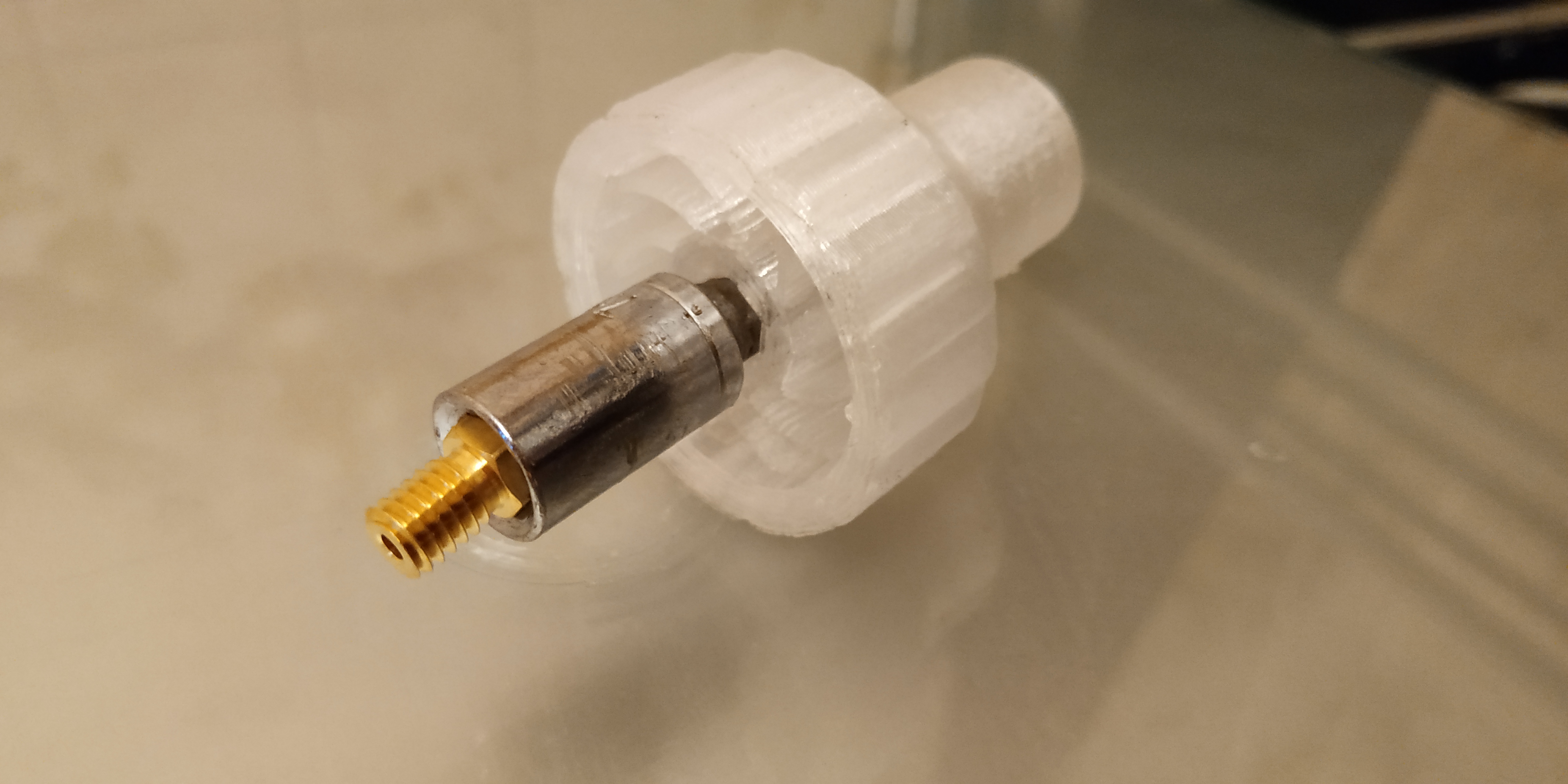 Memeyi değiştirmek için tork anahtarı (Plastik Aparattır!!!)