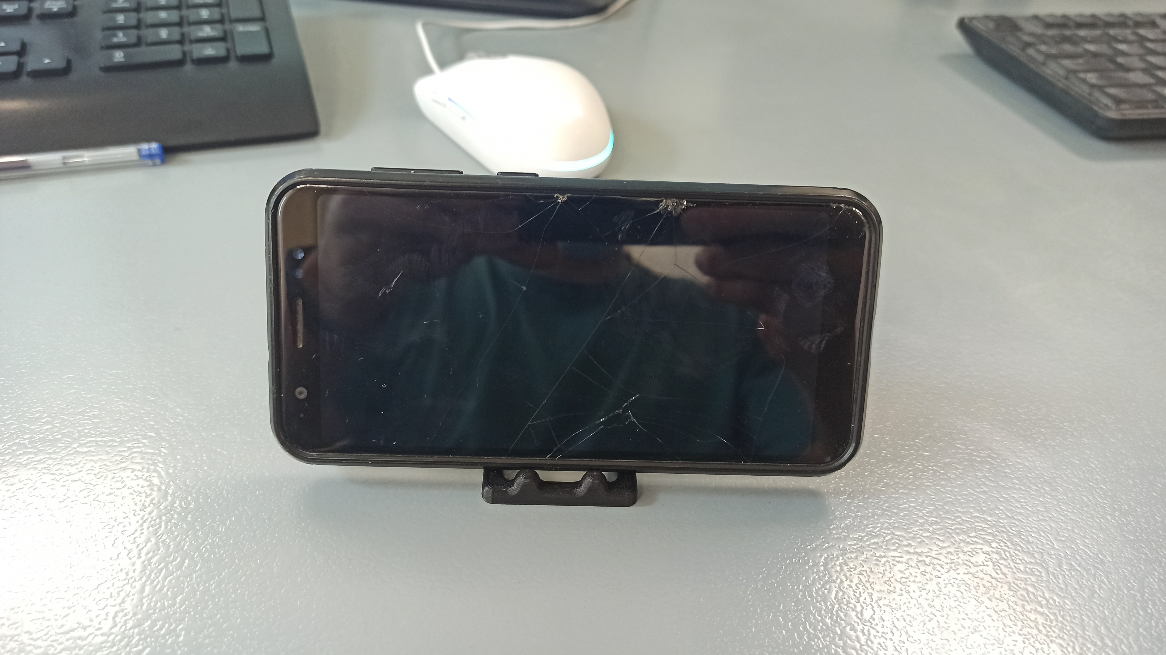 Telefon için küçük stand (Plastik Aparattır!!!)