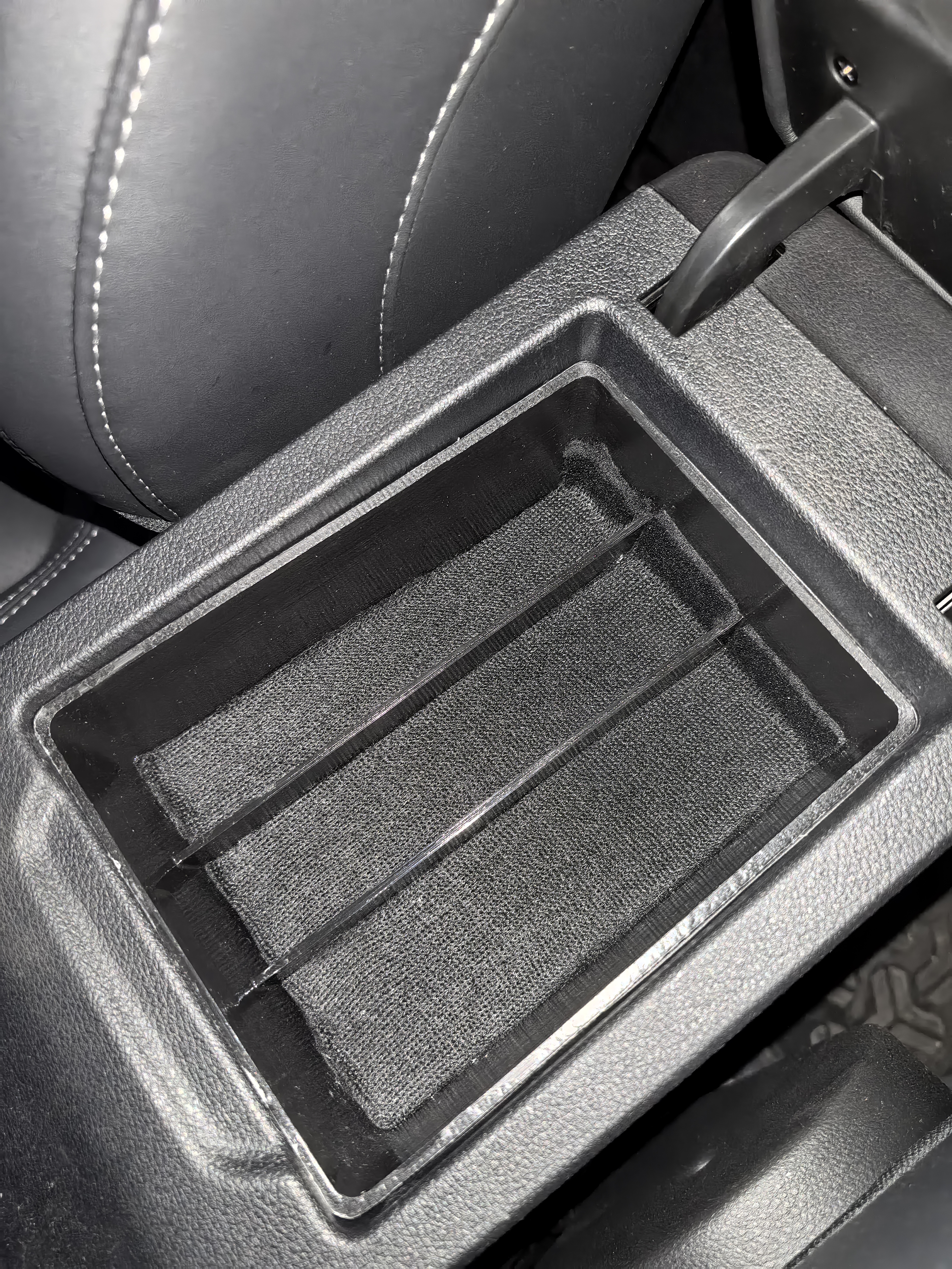 Chery Tiggo 4 Pro MT için kolçak düzenleyici (Plastik Aparattır!!!)