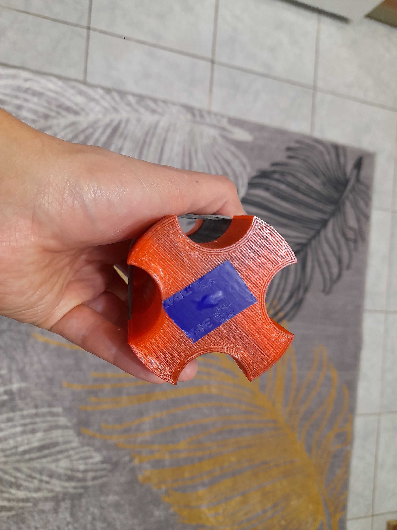 Eyfel kulesinin şekli (Plastik Aparattır!!!)