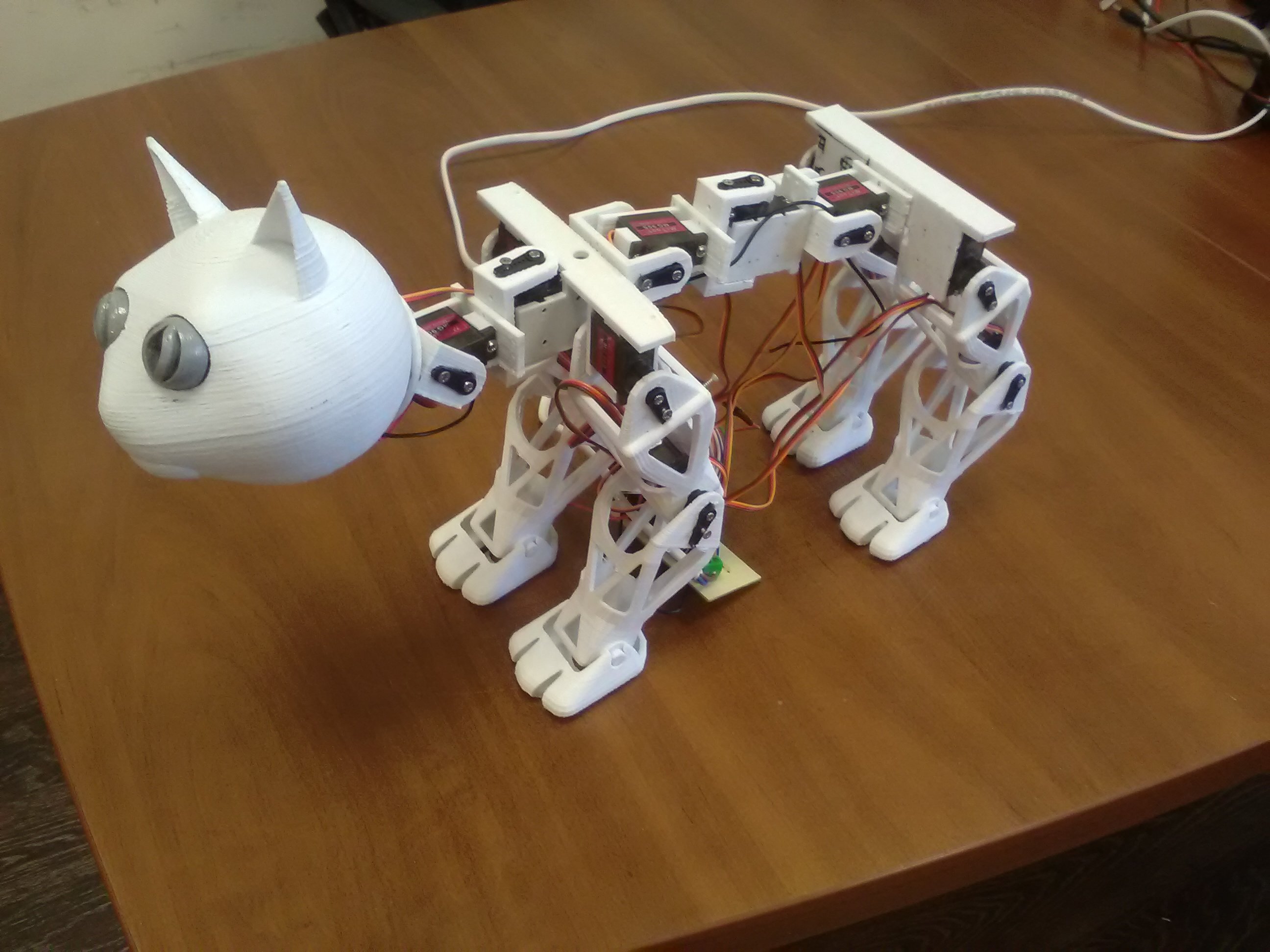 Robokot (Plastik Aparattır!!!)