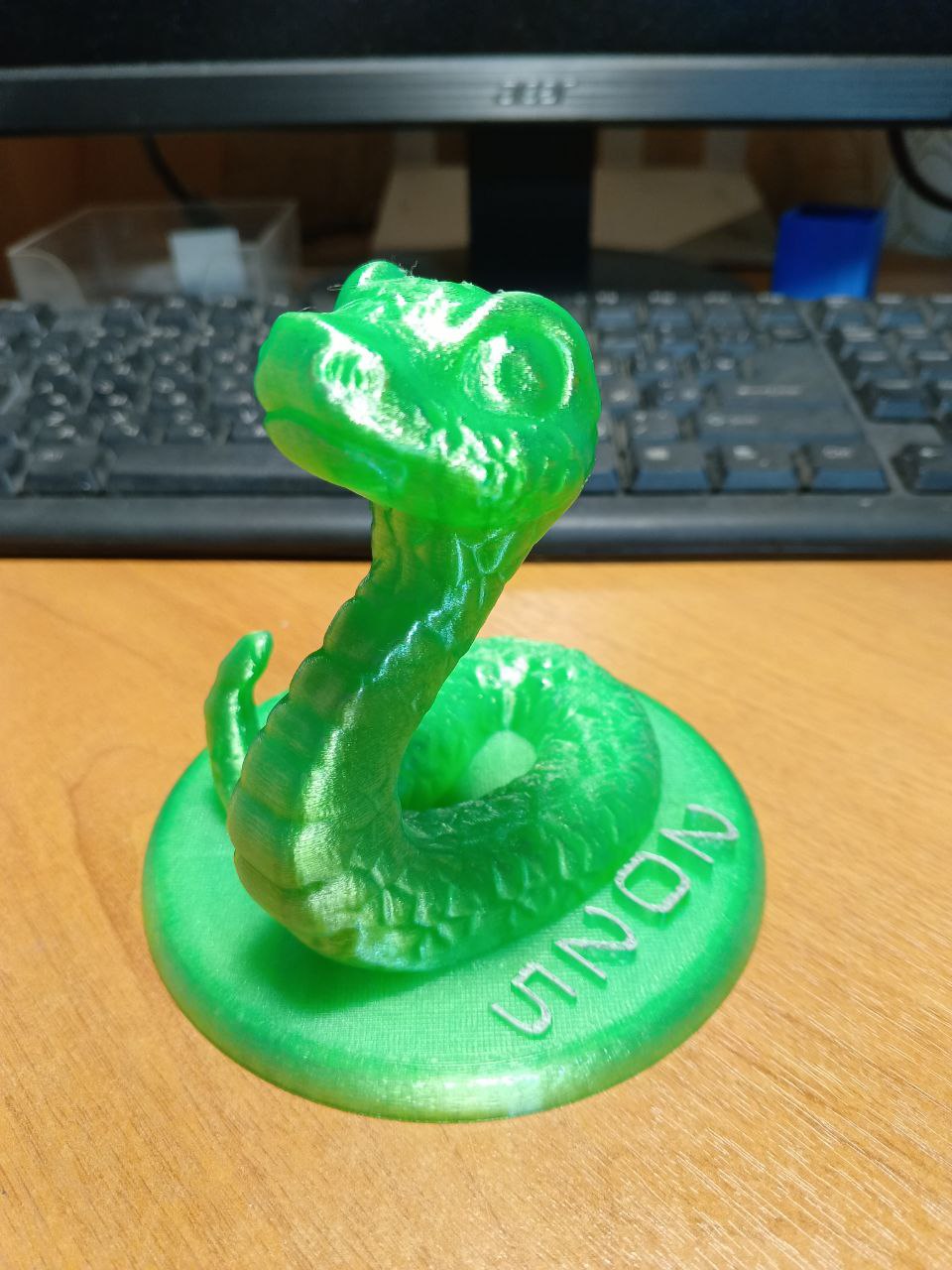 2025'in yılan sembolü (Plastik Aparattır!!!)