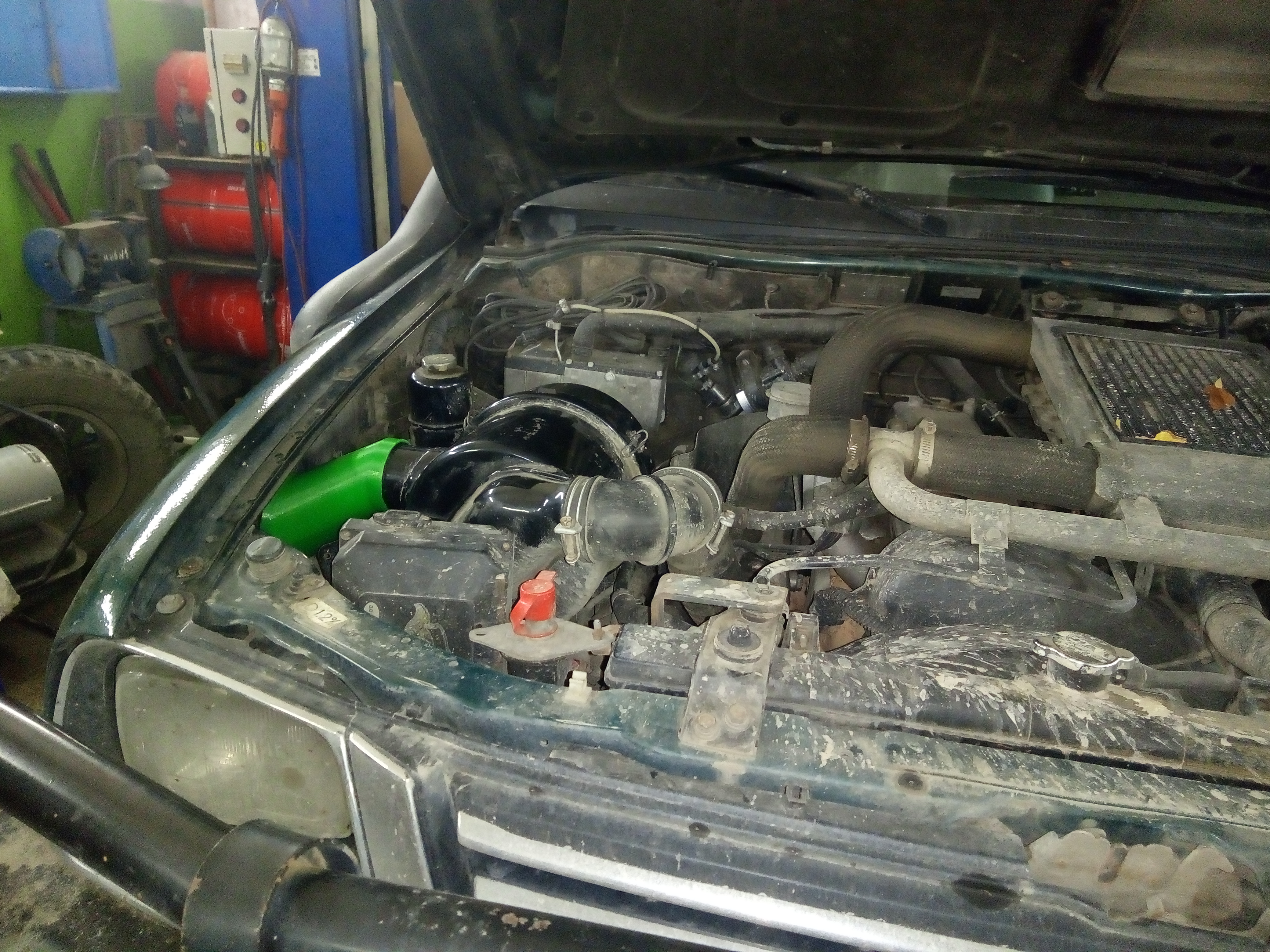 Bir shnorkel'i filtre gövdesine bağlamak için adaptör mitsubishi l200 (Plastik Aparattır!!!)