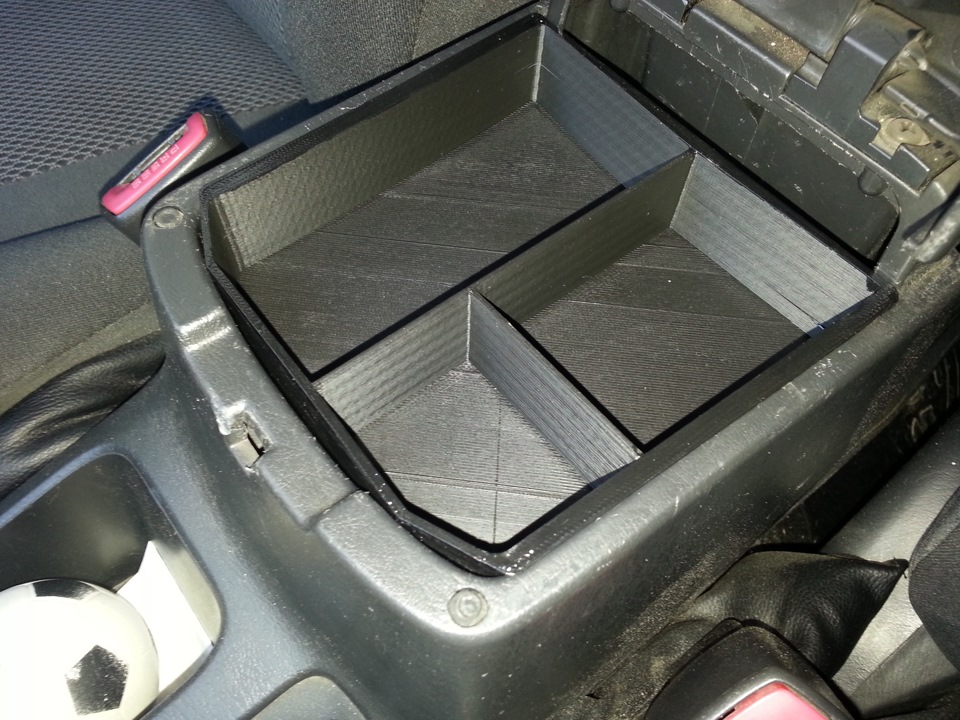 RAV4 (2000-2005) Bir kol dayama organizatörü (Plastik Aparattır!!!)
