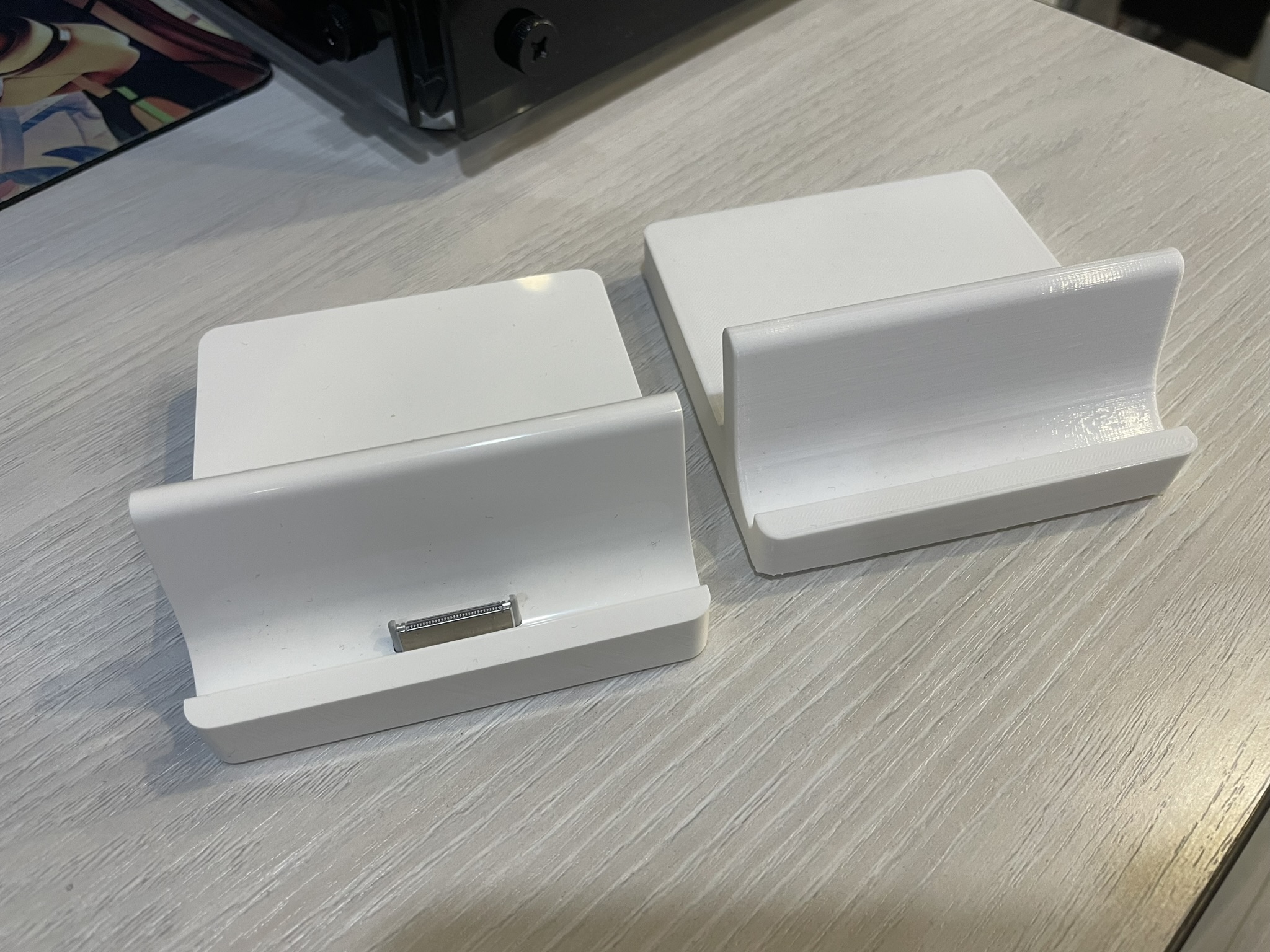 Orijinal Dock iPad 2/3/4 bir kopyası (Plastik Aparattır!!!)