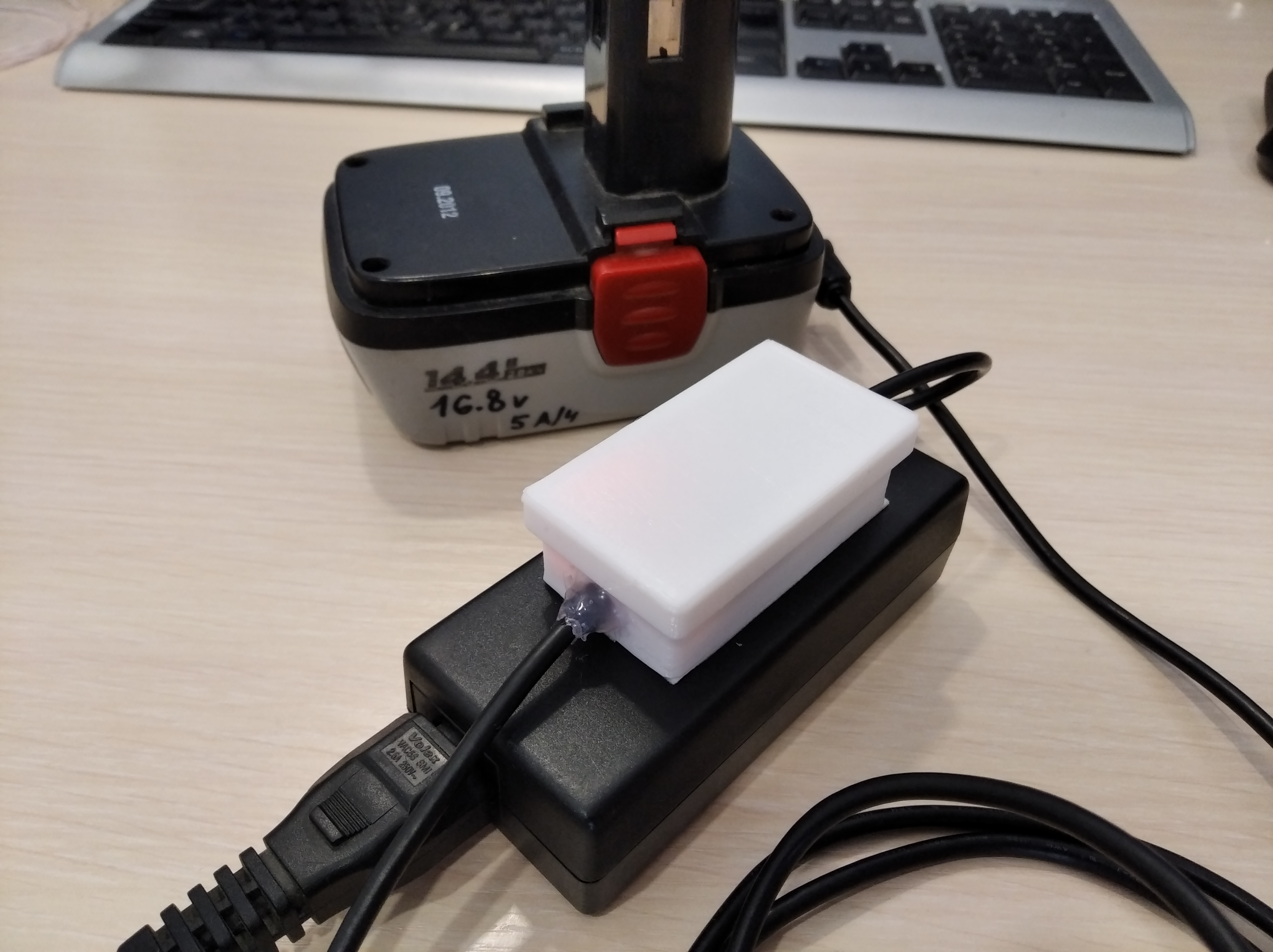 XL4015E1 DC-DC Buck Dönüştürücü için Muhafaza (Plastik Aparattır!!!)