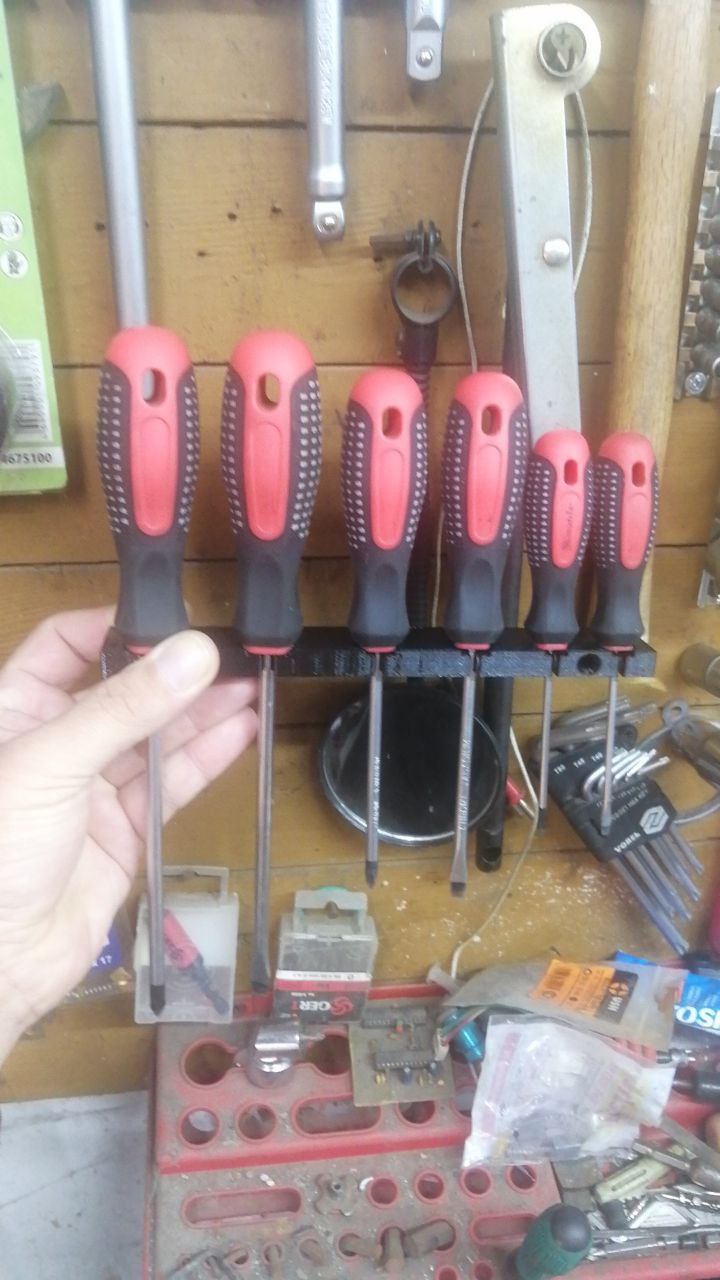 6 tornavida için tutucu (Plastik Aparattır!!!) 6 tornavida için tutucu (Plastik Aparattır!!!)