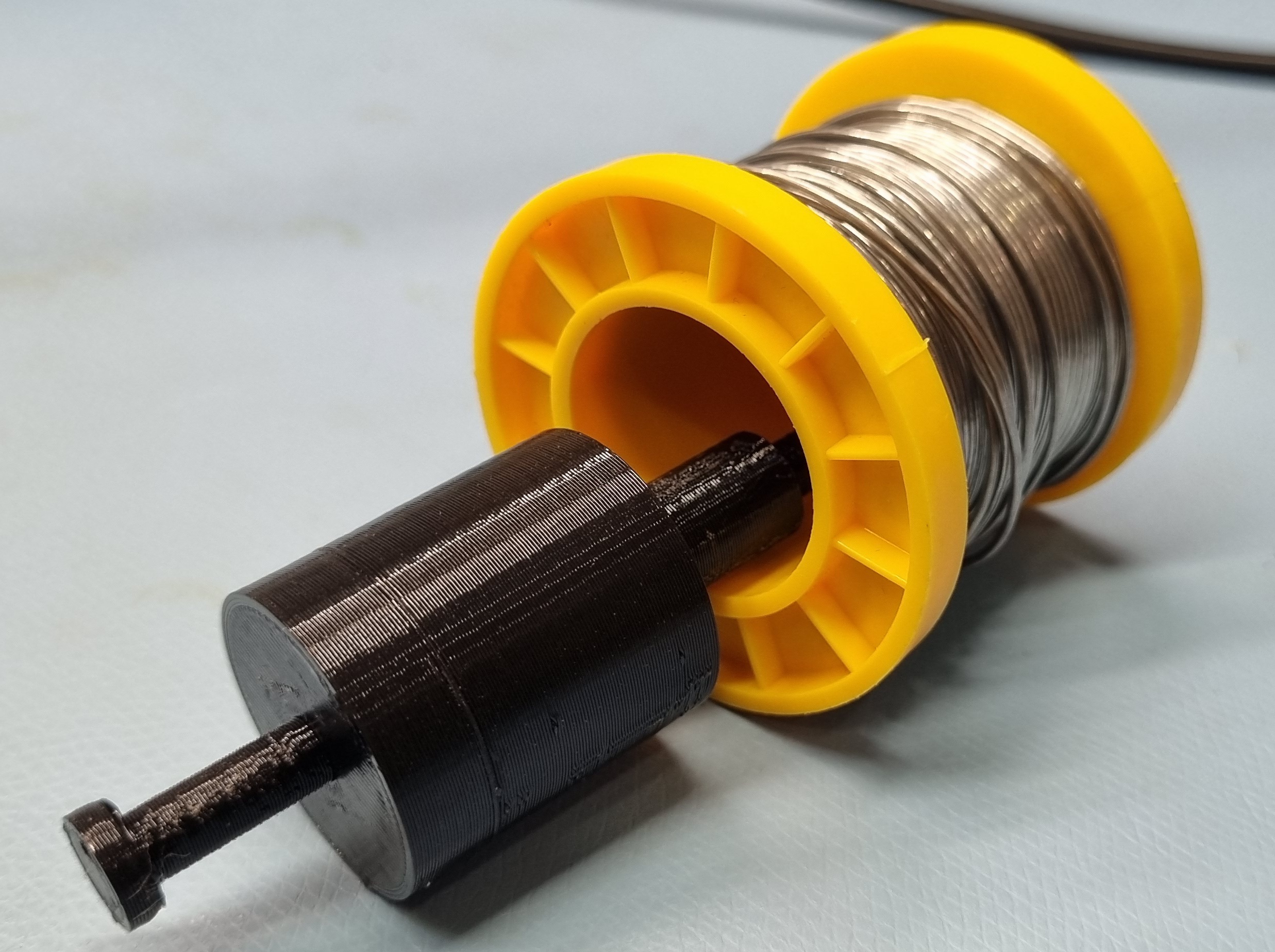 Bobin için adaptör ile çelik standı PO 61 (Plastik Aparattır!!!)