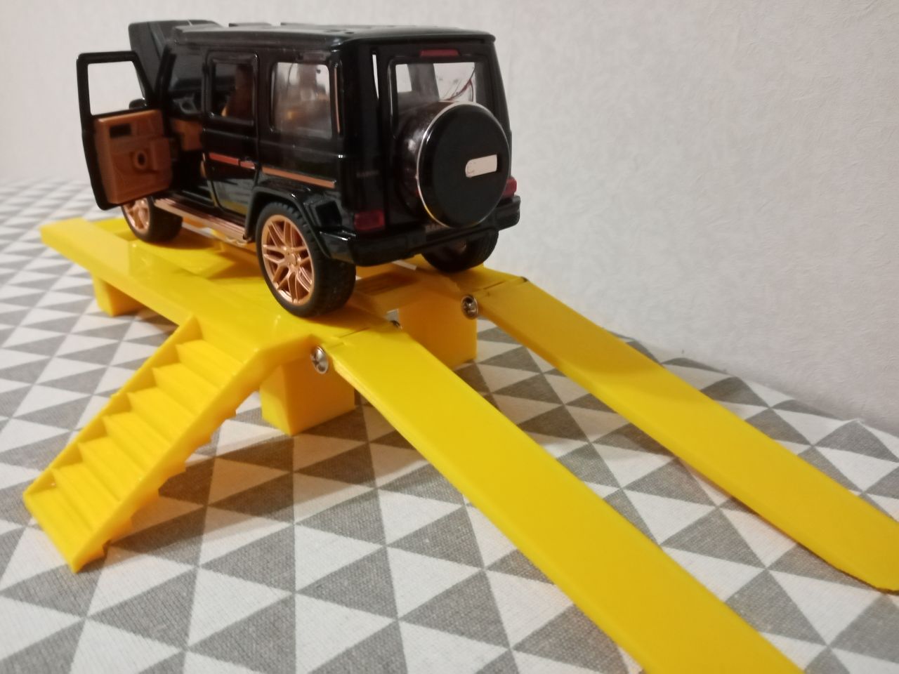 Oyuncak, üst geçidi onarın (Plastik Aparattır!!!)