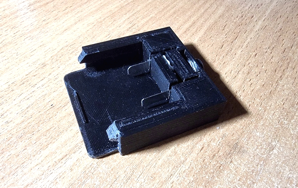 3d модель Адаптер для 21 вольтового аккумулятора шуруповёрта HEMUYOU ...