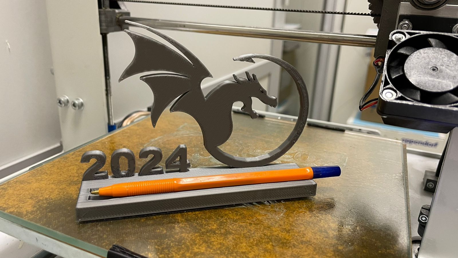 Ejderha Sembolü 2024 (Plastik Aparattır!!!)