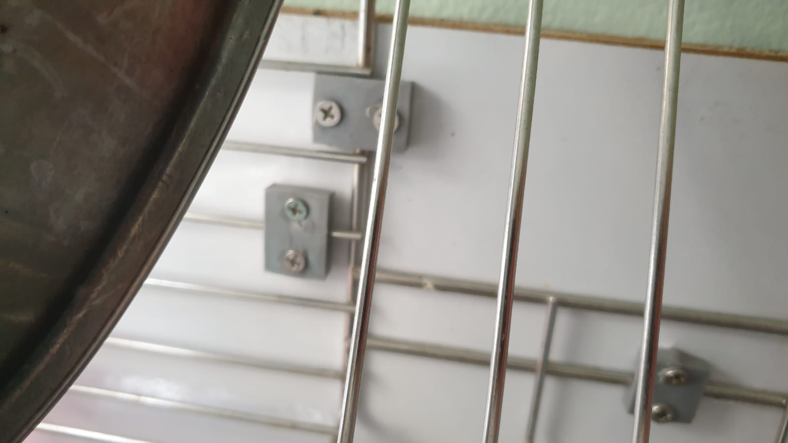 Yemekler için menteşeli bir kutu için bağlantı elemanı (Plastik Aparattır!!!)