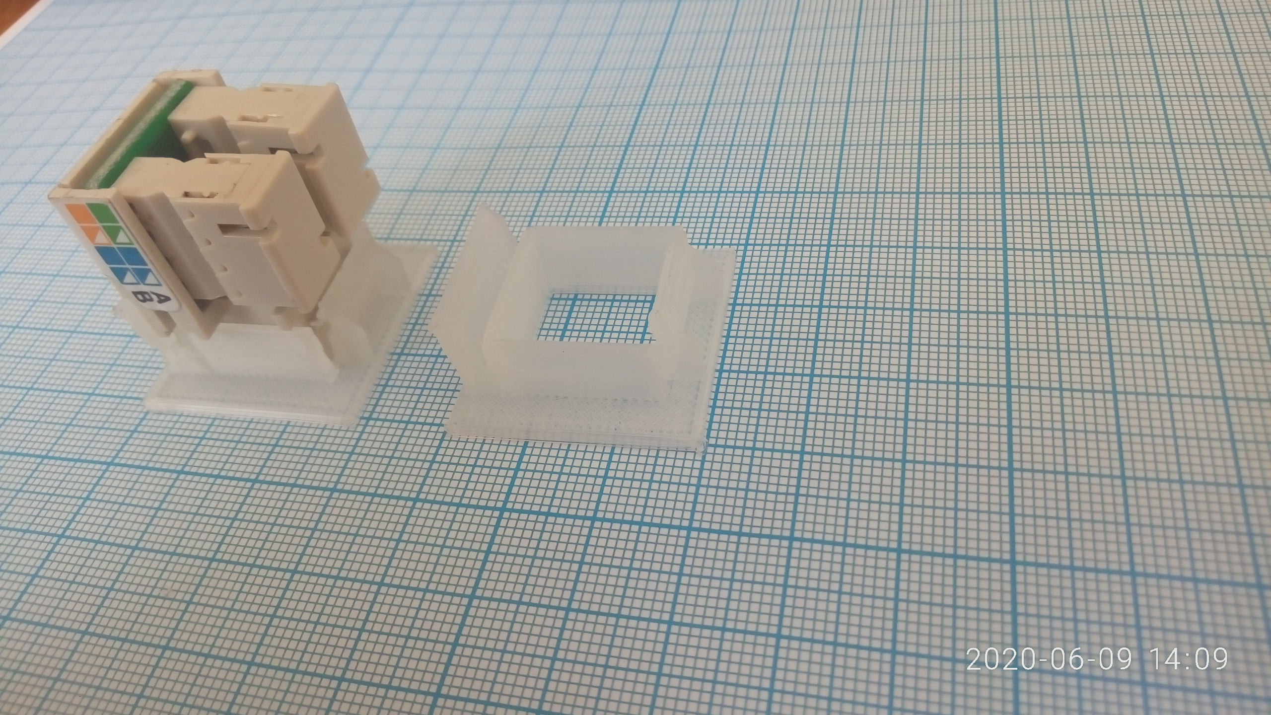 RJ45 konnektör tutucusu (Plastik Aparattır!!!)