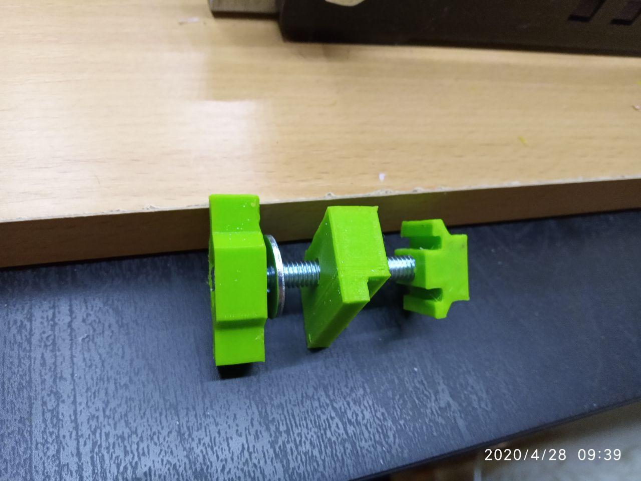 SketchUp formatında kaynak kodlu CNC router için köşe kelepçesi (CNC 2418 Clamp) (Plastik Aparattır!!!)