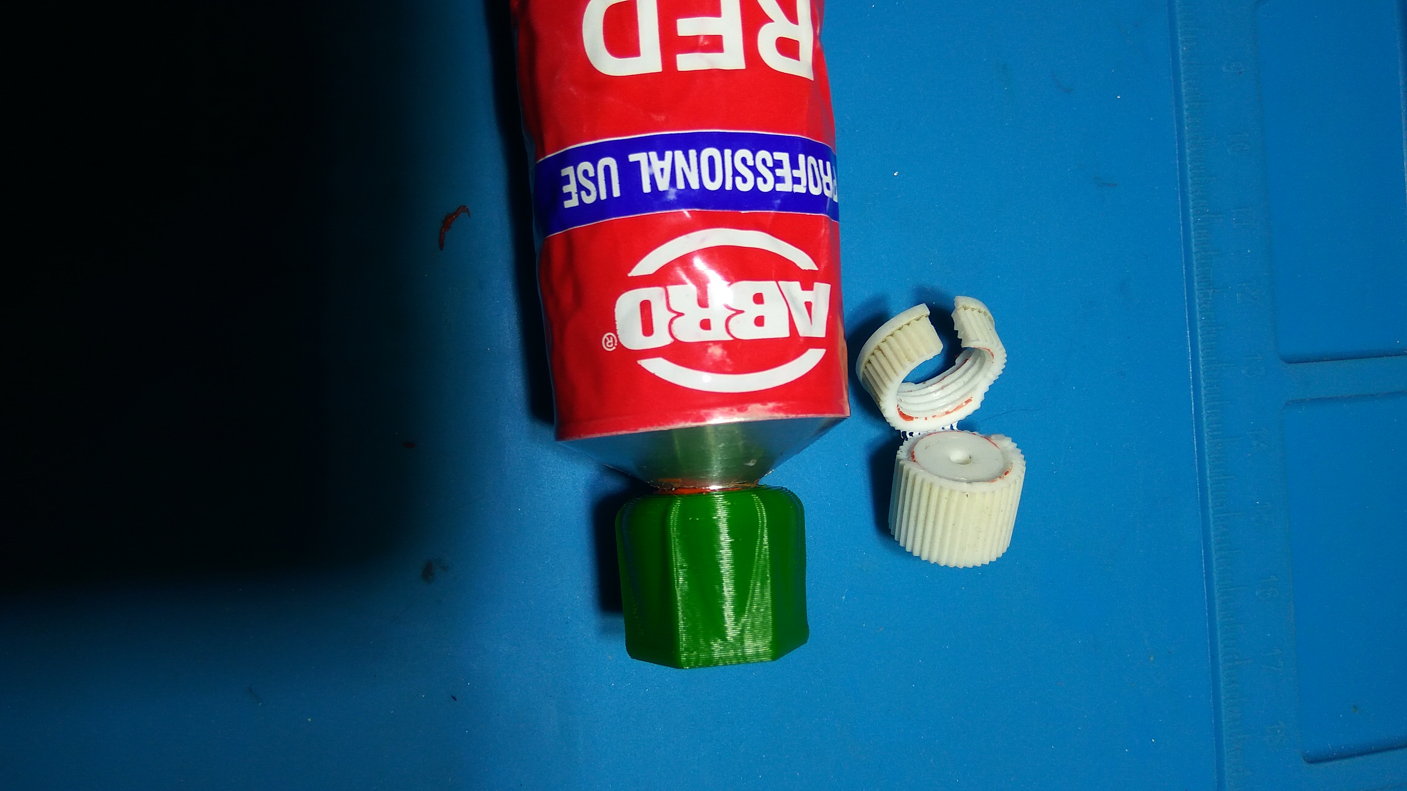 ABRO sızdırmazlık maddesi için kapak (alüminyum boru) (Plastik Aparattır!!!) ABRO sızdırmazlık maddesi için kapak (alüminyum boru) (Plastik Aparattır!!!)