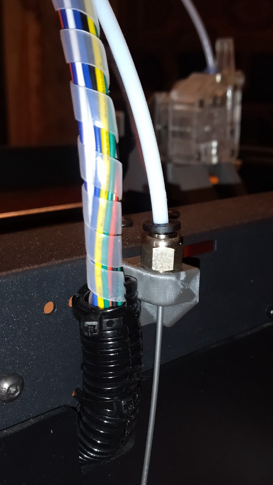 3d модель Ушко для крепления тефлоновой трубки принтера Flyingbear ...