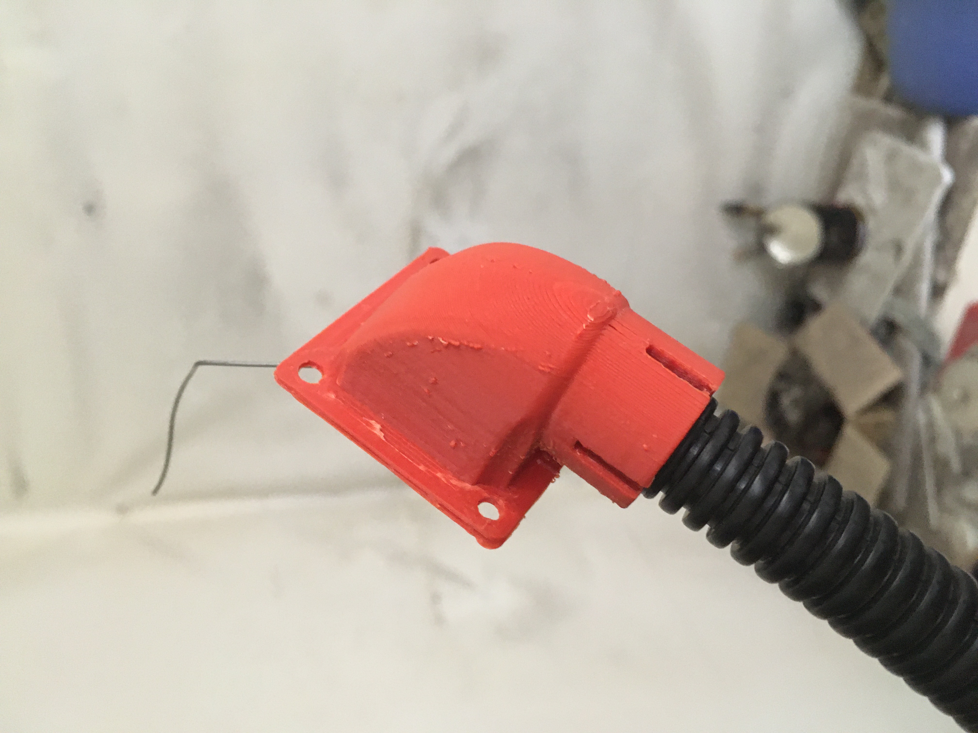 16 ve 20 mm olukların sabitlenmesi için açılı kelepçe. (Plastik Aparattır!!!) 16 ve 20 mm olukların sabitlenmesi için açılı kelepçe. (Plastik Aparattır!!!)