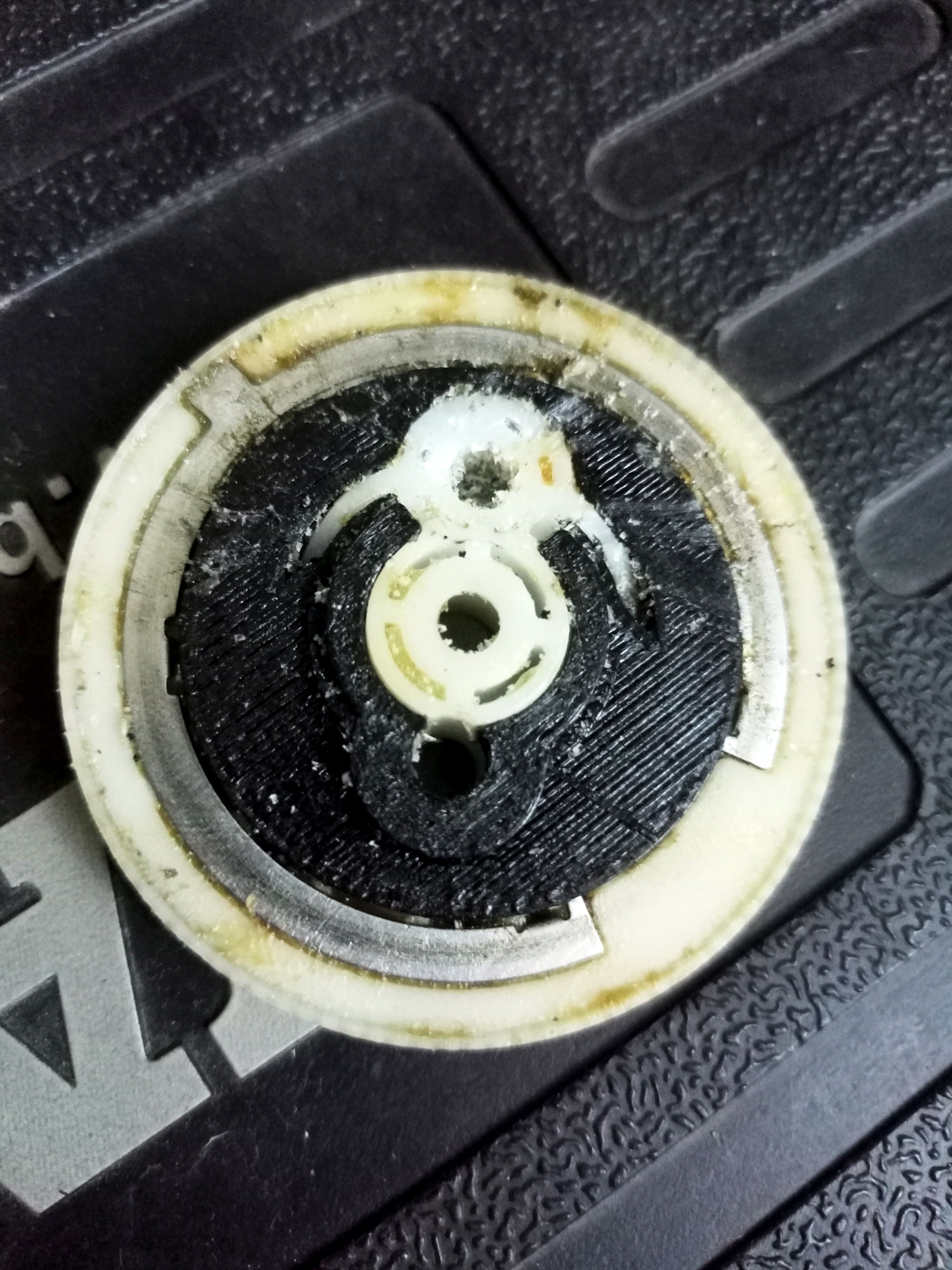 Mazda 3 BK (2003-2009) arka silecek motoru dişli kutusunu Toyota Corolla E110 Liftback'e takmak için montaj parçaları ve adaptör (Plastik Aparattır!!!)