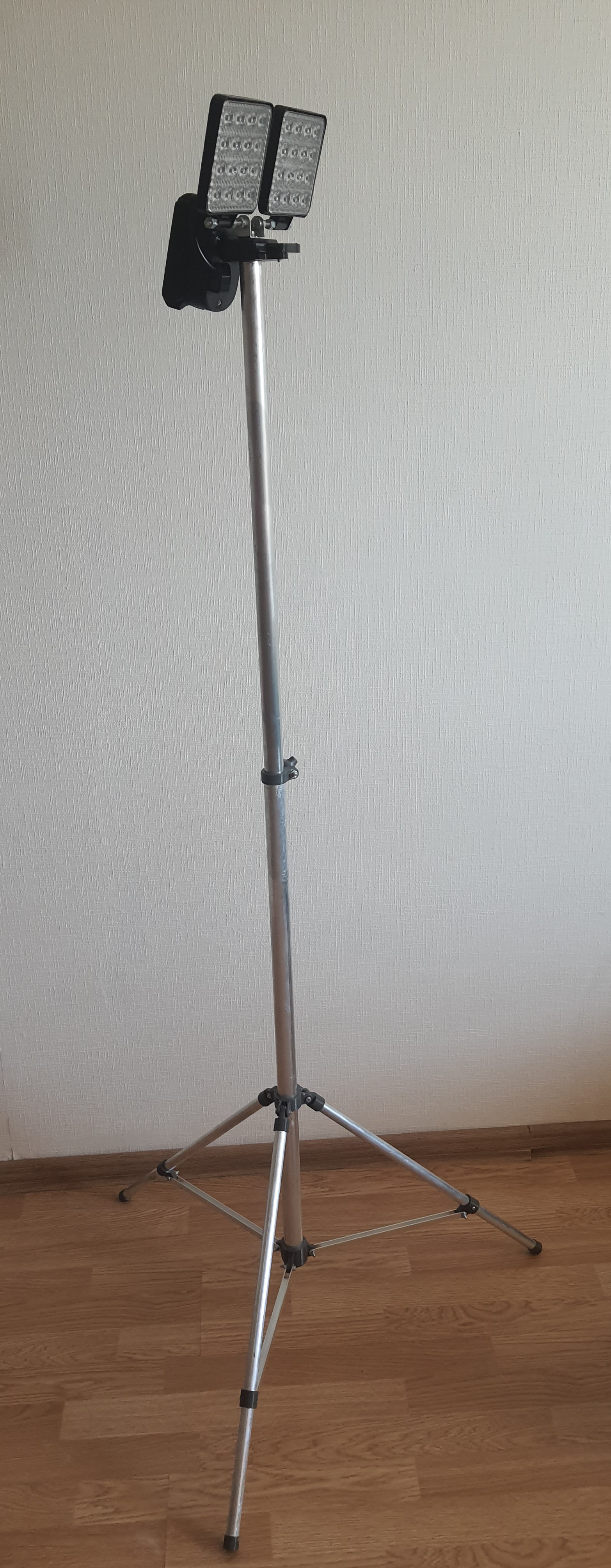 Güçlü Tripod (Plastik Aparattır!!!)