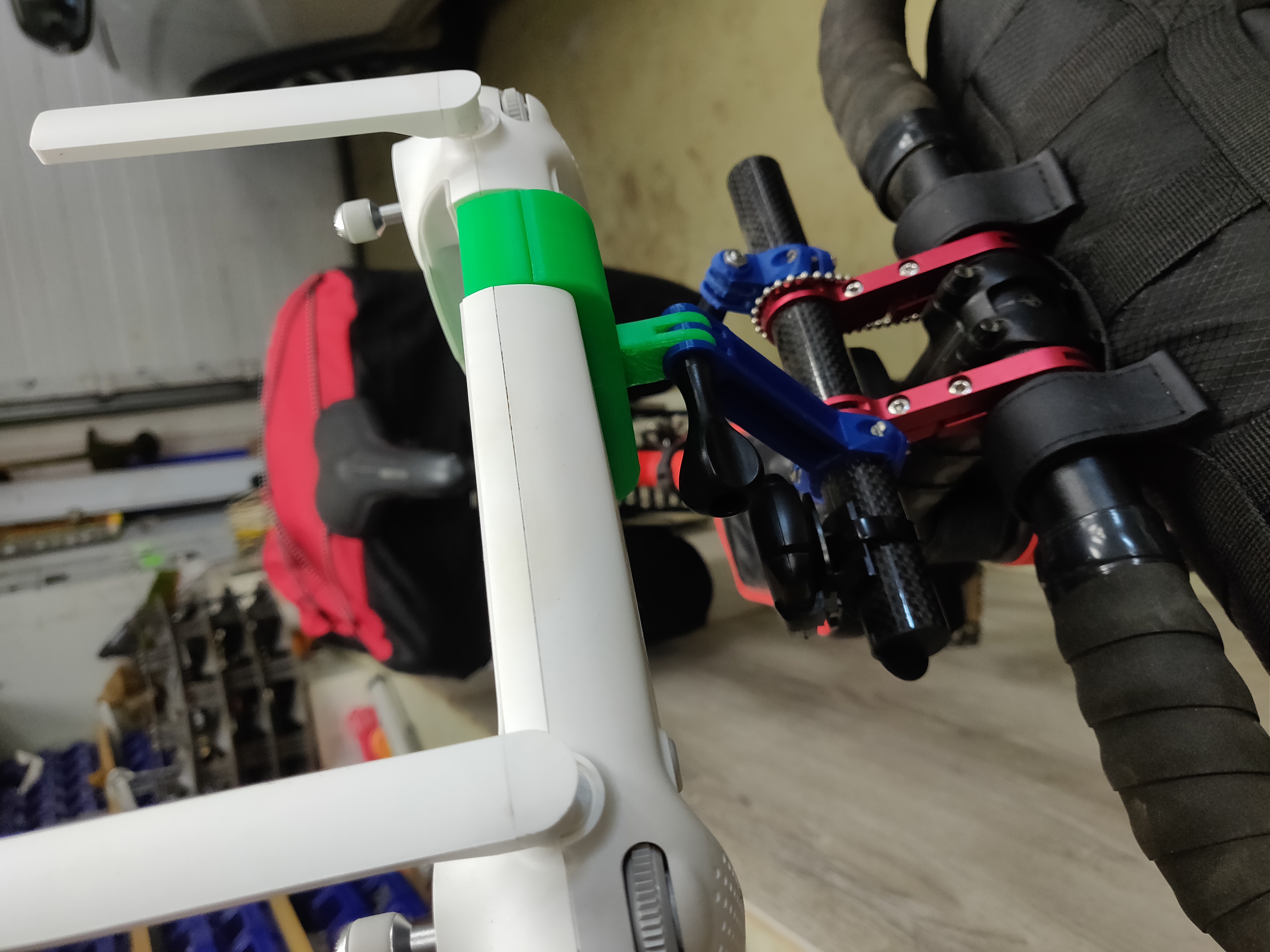 Fimi X8SE Quadrocopter uzaktan kumandası için bağlantı elemanı (Plastik Aparattır!!!) Fimi X8SE Quadrocopter uzaktan kumandası için bağlantı elemanı (Plastik Aparattır!!!)