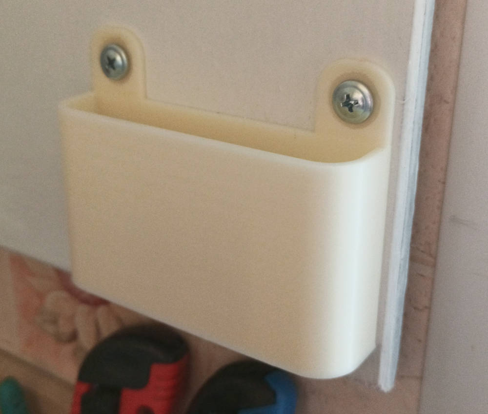 Marker Duvar Panelinde Stand (Plastik Aparattır!!!)