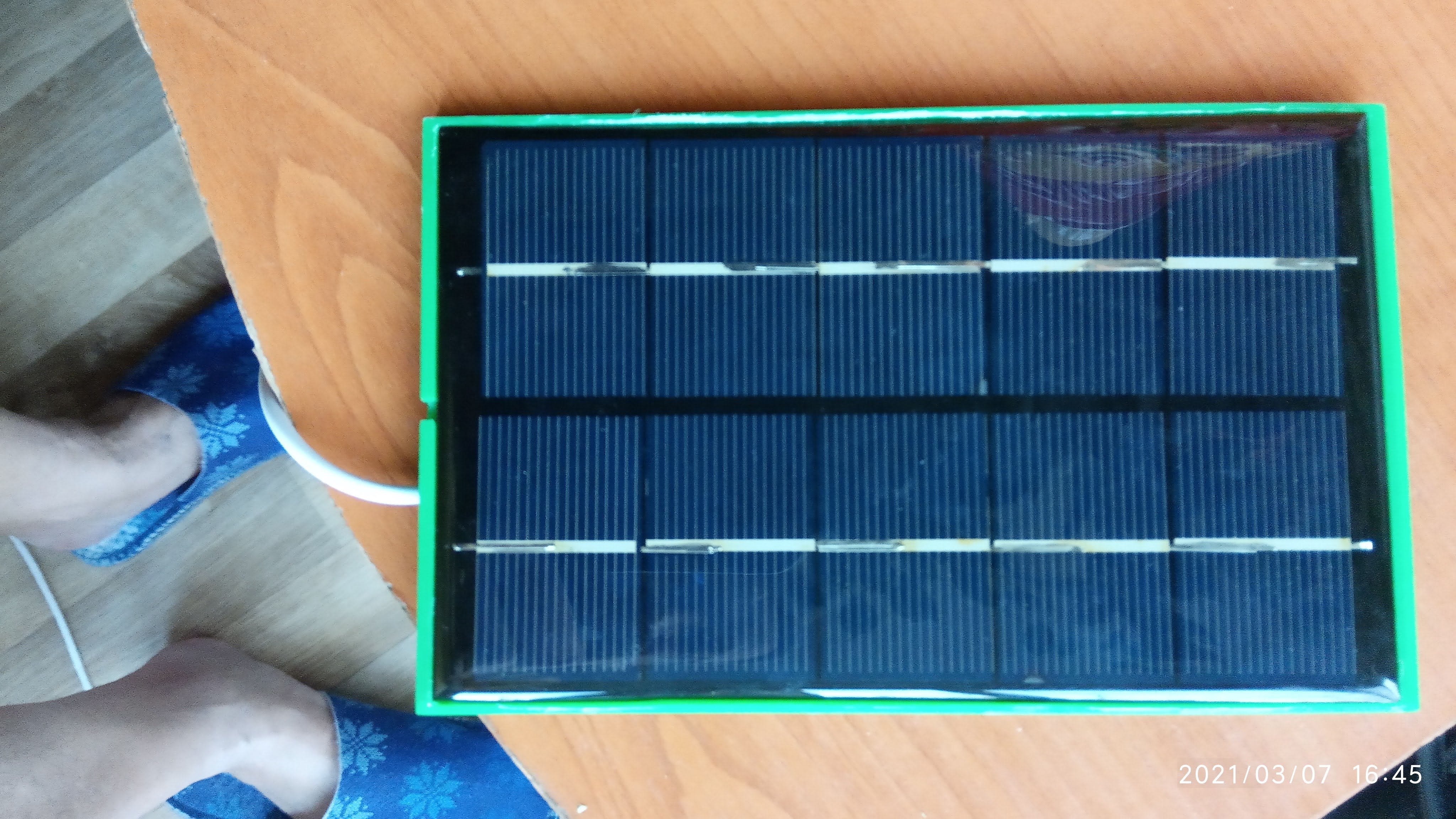 Güneş panelinde koruyucu kapak (Plastik Aparattır!!!)