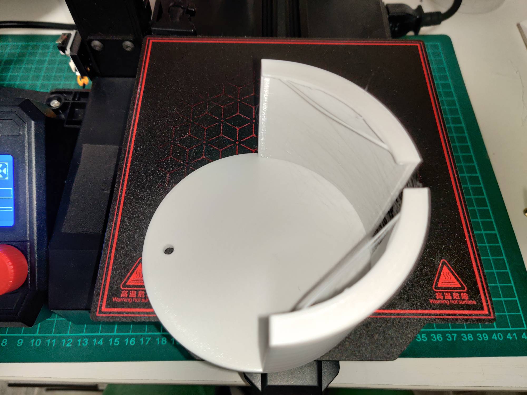 Yandex istasyonu mini (Alice) için duvar tutucusu (ilk versiyon). Yandex istasyonu mini (Alice) için duvar tutucusu (ilk versiyon). (Plastik Aparattır!!!)