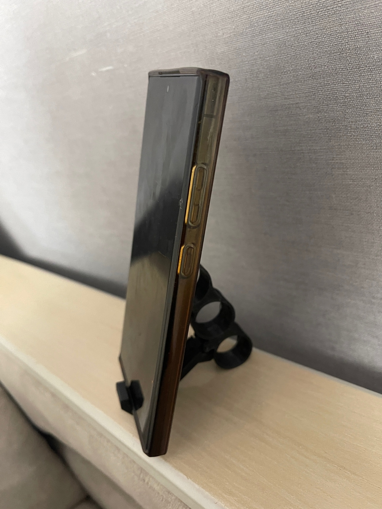 Telefonun stand-dupporter'ı (Plastik Aparattır!!!)