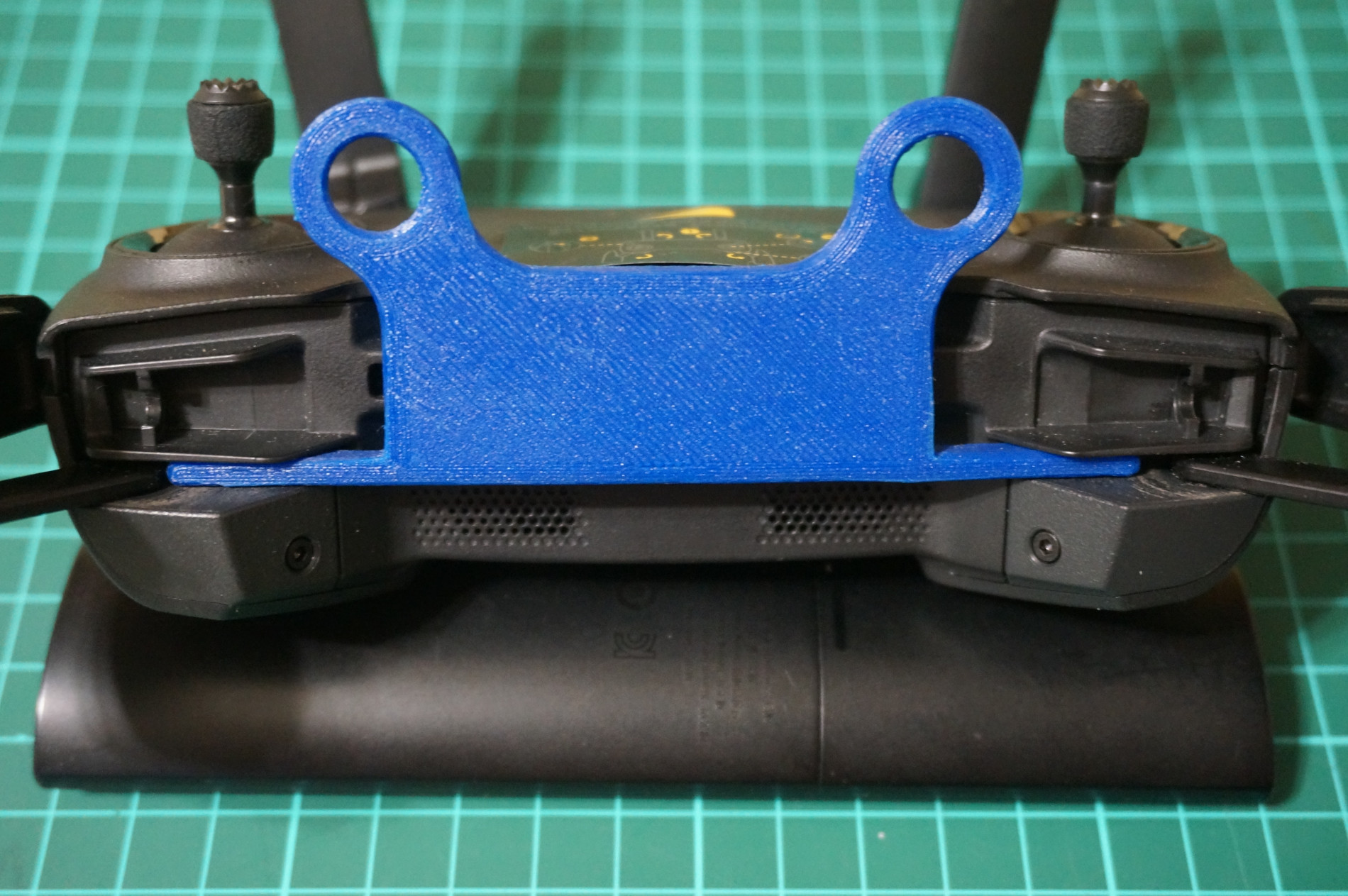 DJI Mini Uzaktan Kumanda Tutucu, Kanat Bıçaklar (Plastik Aparattır!!!) DJI Mini Uzaktan Kumanda Tutucu, Kanat Bıçaklar (Plastik Aparattır!!!)