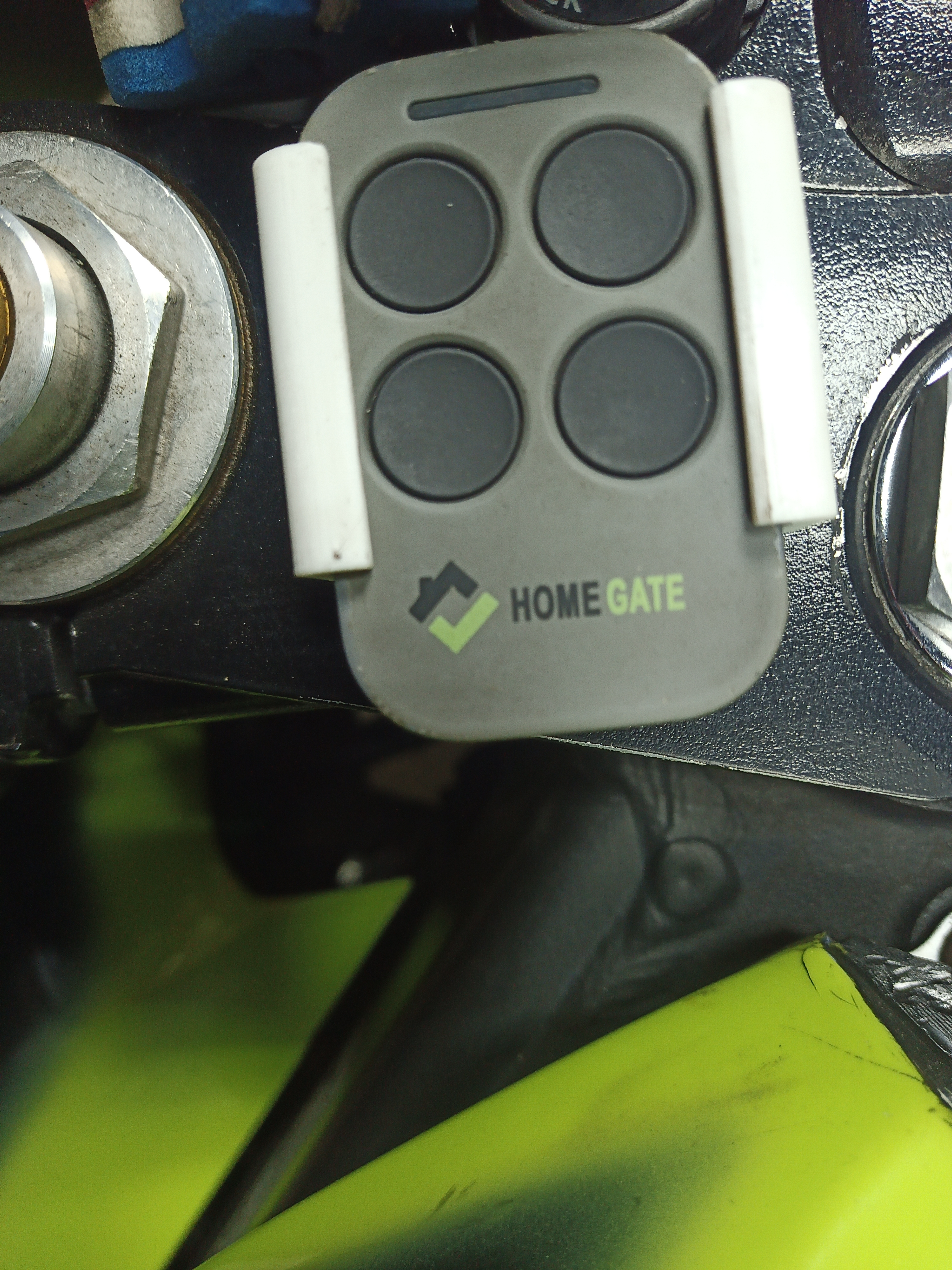 Uzaktan kumandanın sahibi (Plastik Aparattır!!!)