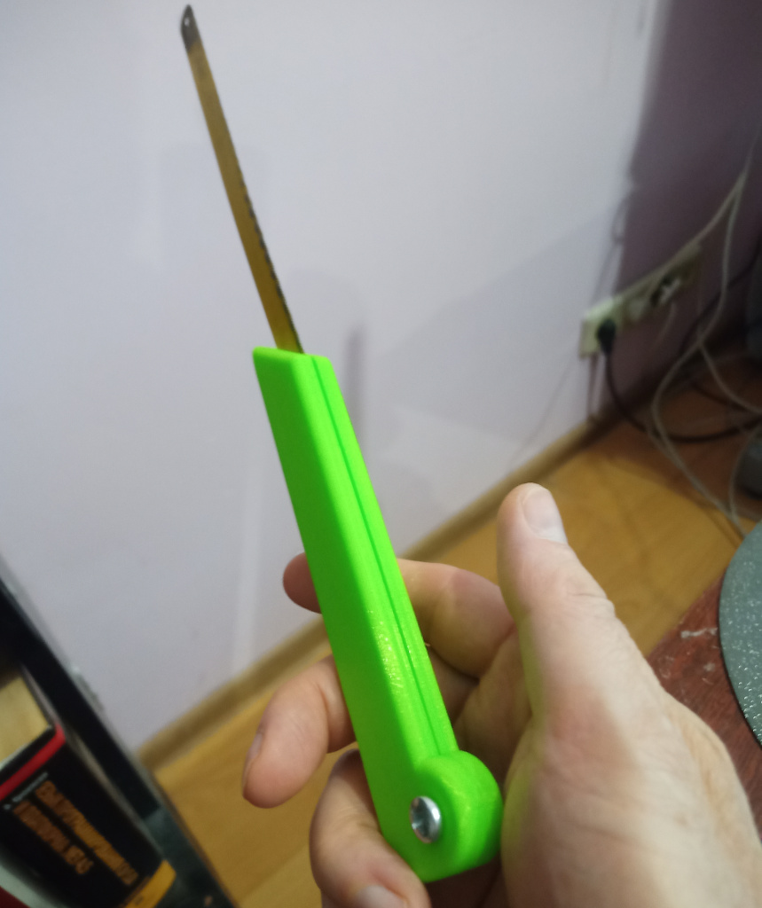 Metal tuval için kabuklama sapı minimaldir. (Plastik Aparattır!!!)