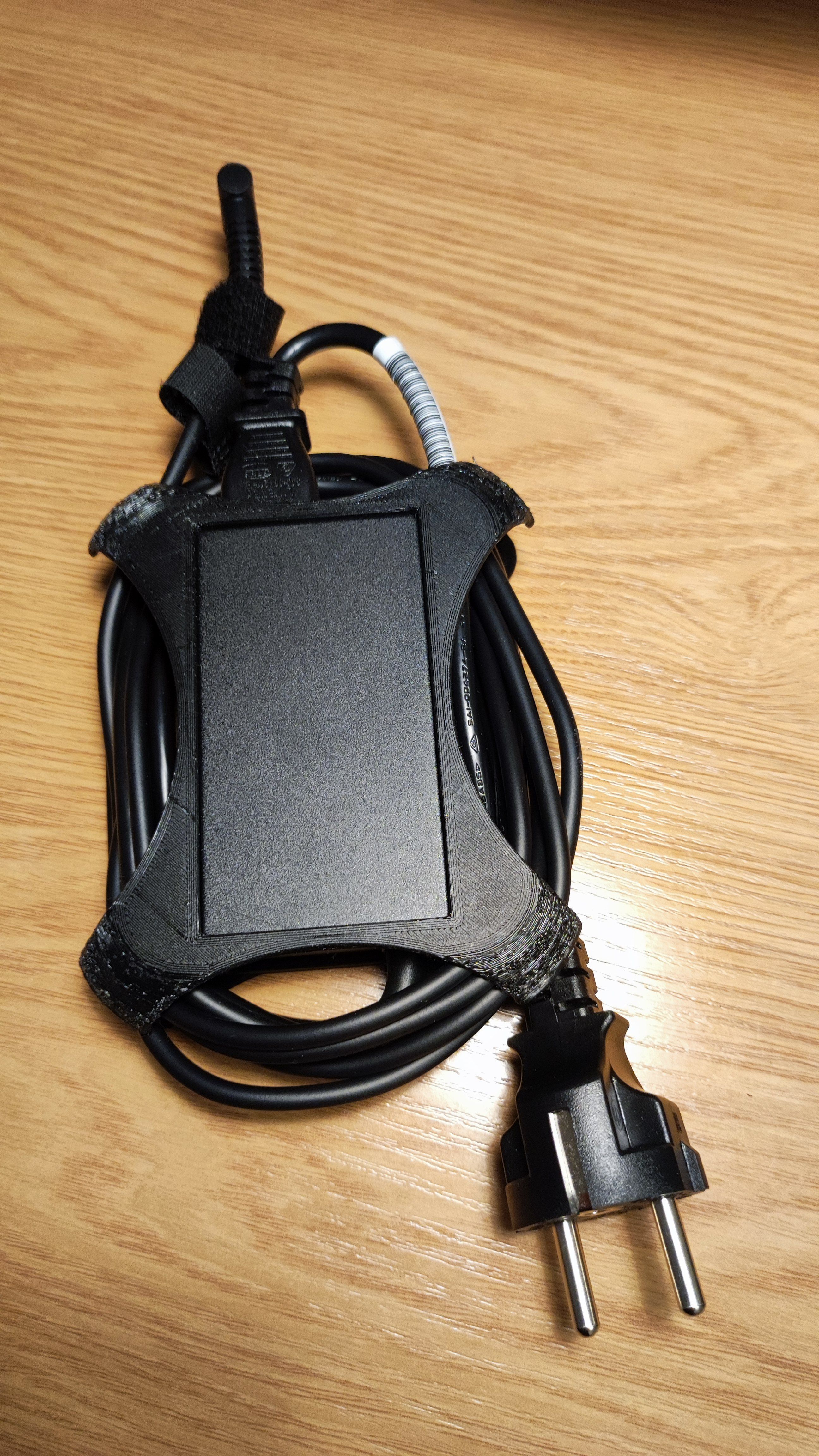 Kabloların depolanması, dizüstü bilgisayar güç kaynağı 51x90x26mm (HP 15-DW3682). (Plastik Aparattır!!!) Kabloların depolanması, dizüstü bilgisayar güç kaynağı 51x90x26mm (HP 15-DW3682). (Plastik Aparattır!!!)