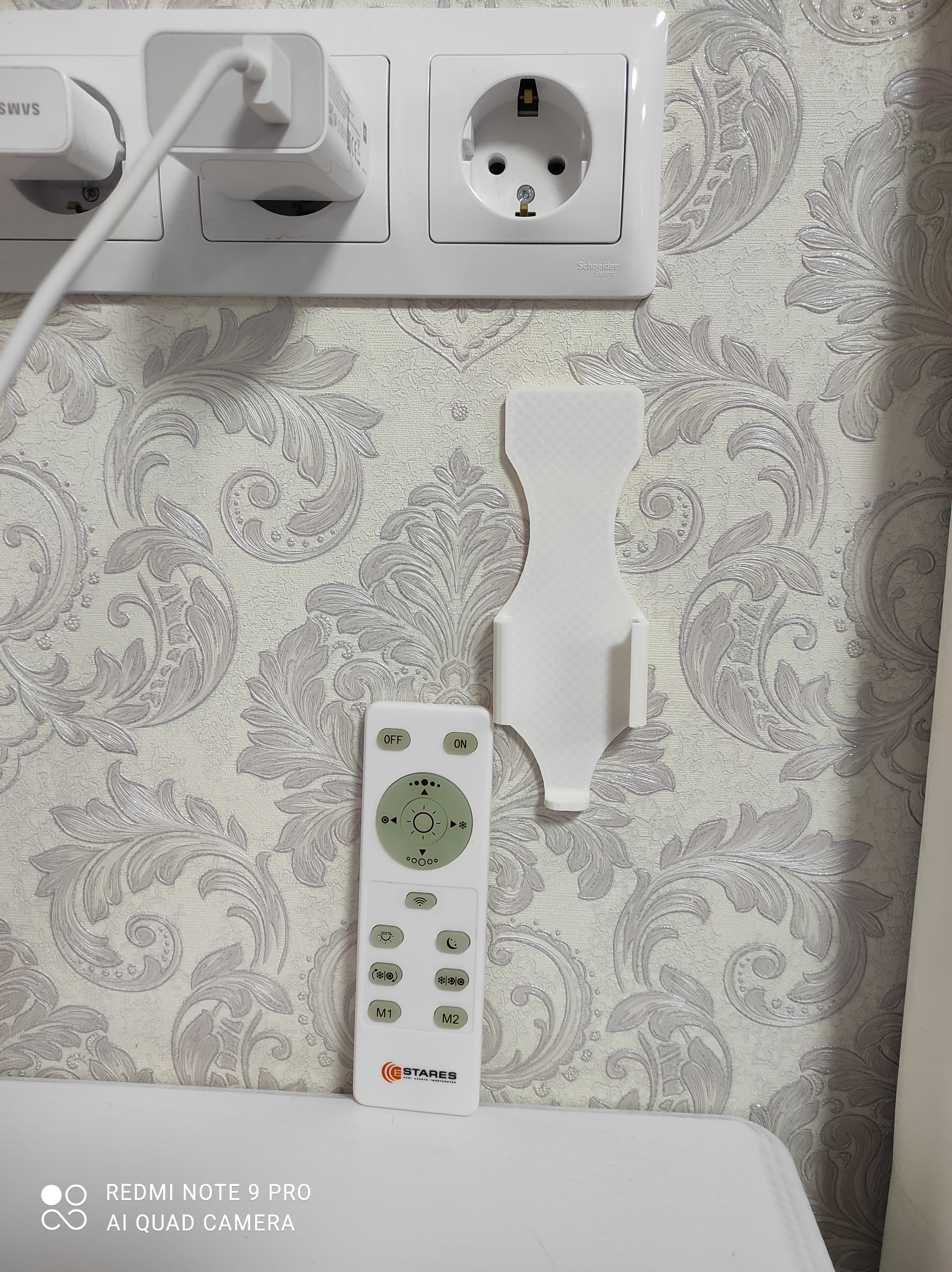 LED uzaktan kumandasının sahibi (Plastik Aparattır!!!)