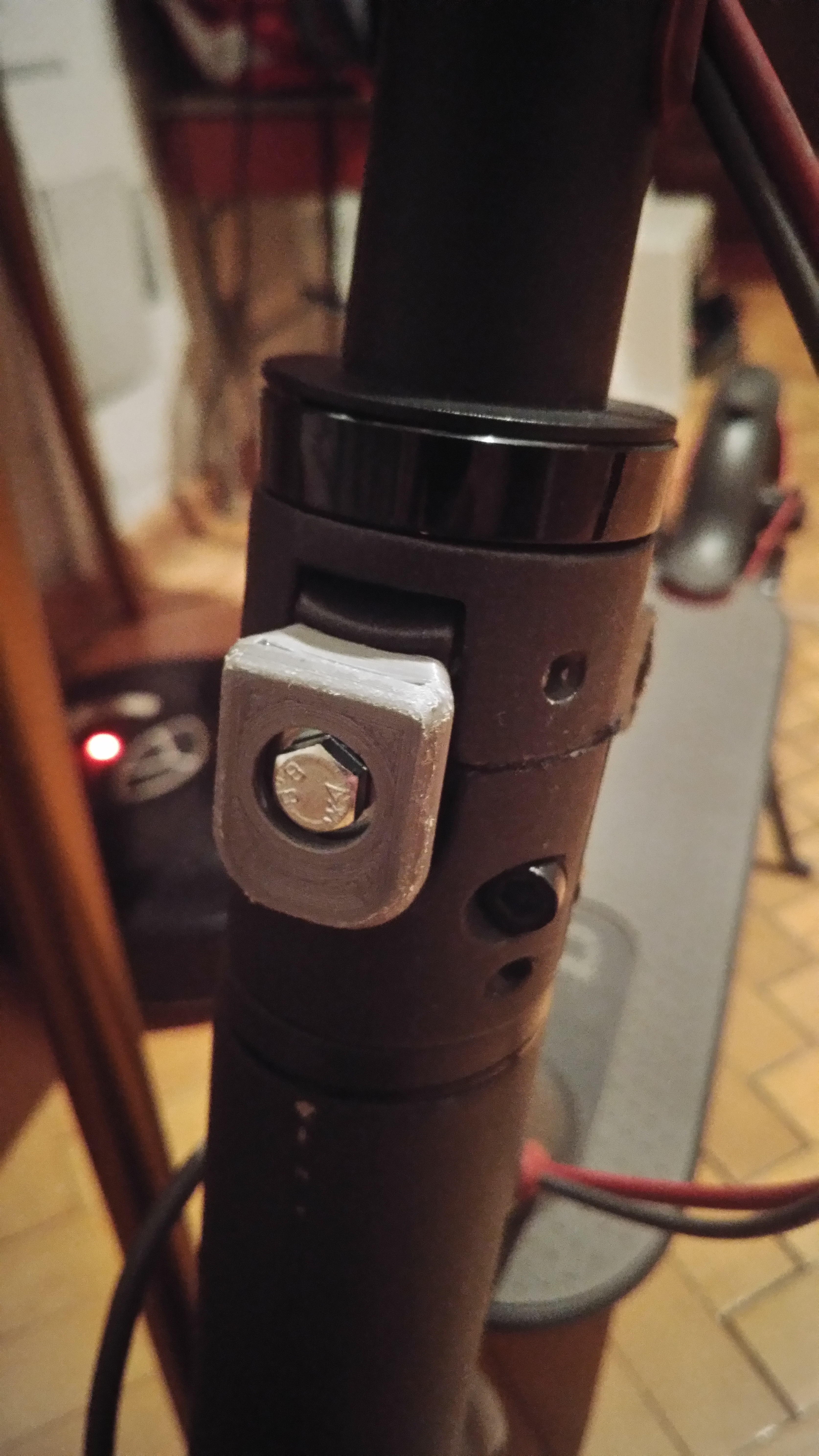 Xiaomi M365 elektrikli scooter katlama mekanizması dil takviyesi (Plastik Aparattır!!!)