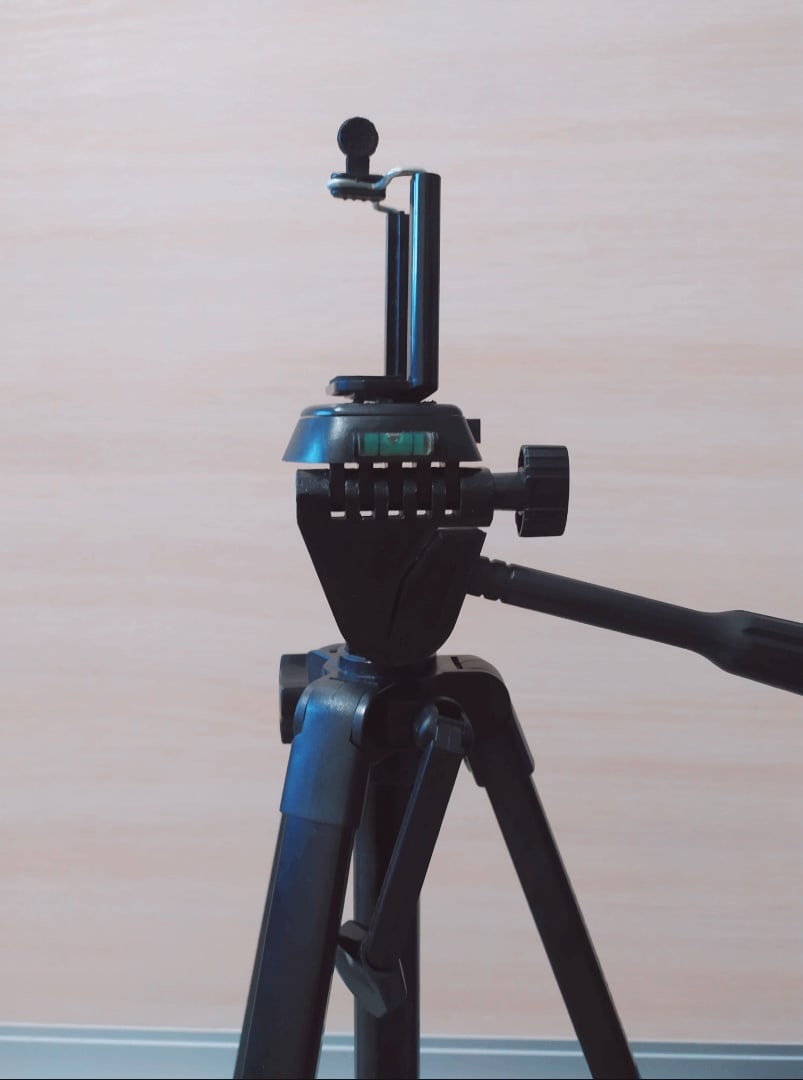 Tripod'dan detay. (Plastik Aparattır!!!)