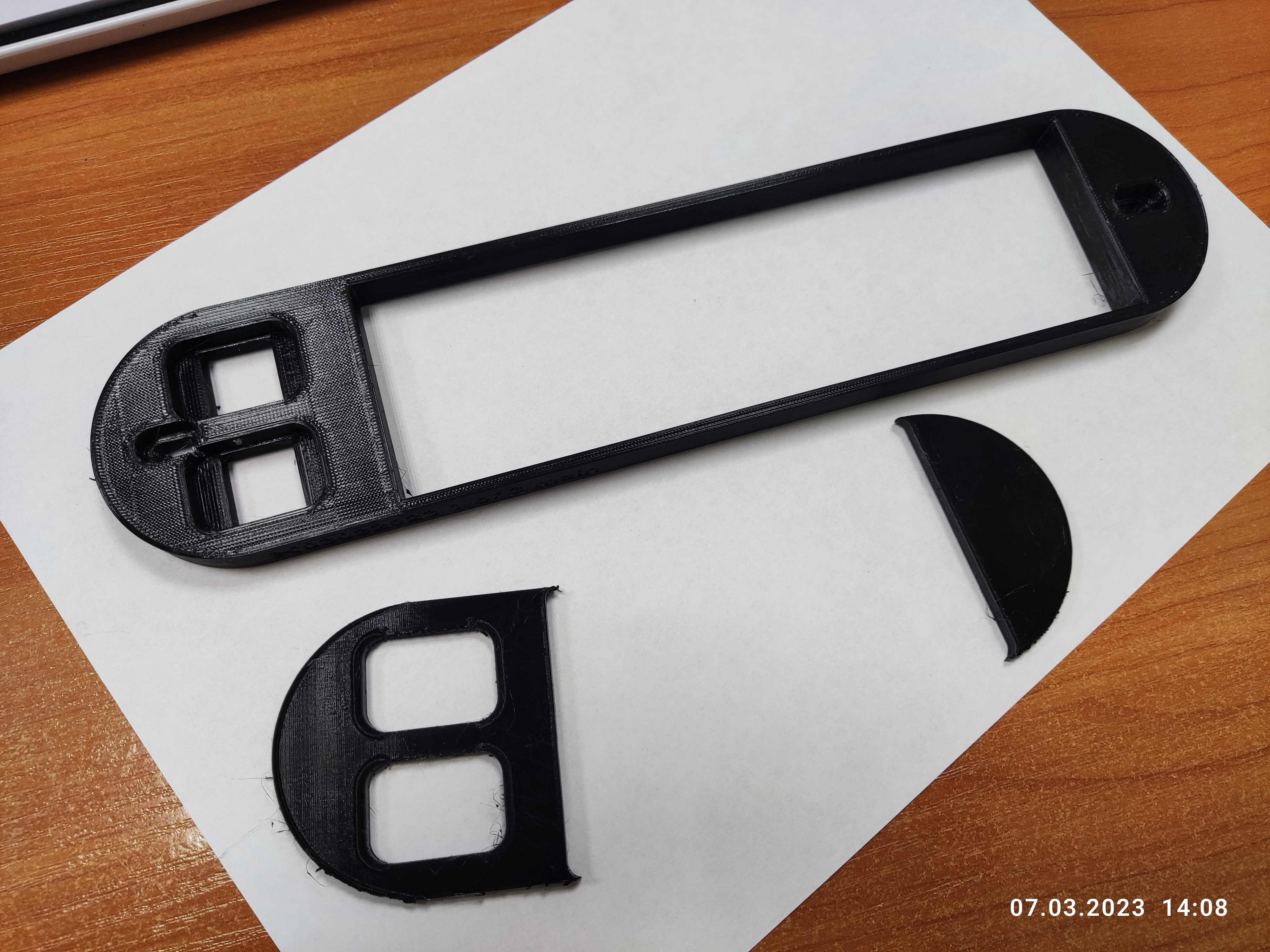 Chevrolet Niva'da radyo için çerçeve (Plastik Aparattır!!!)