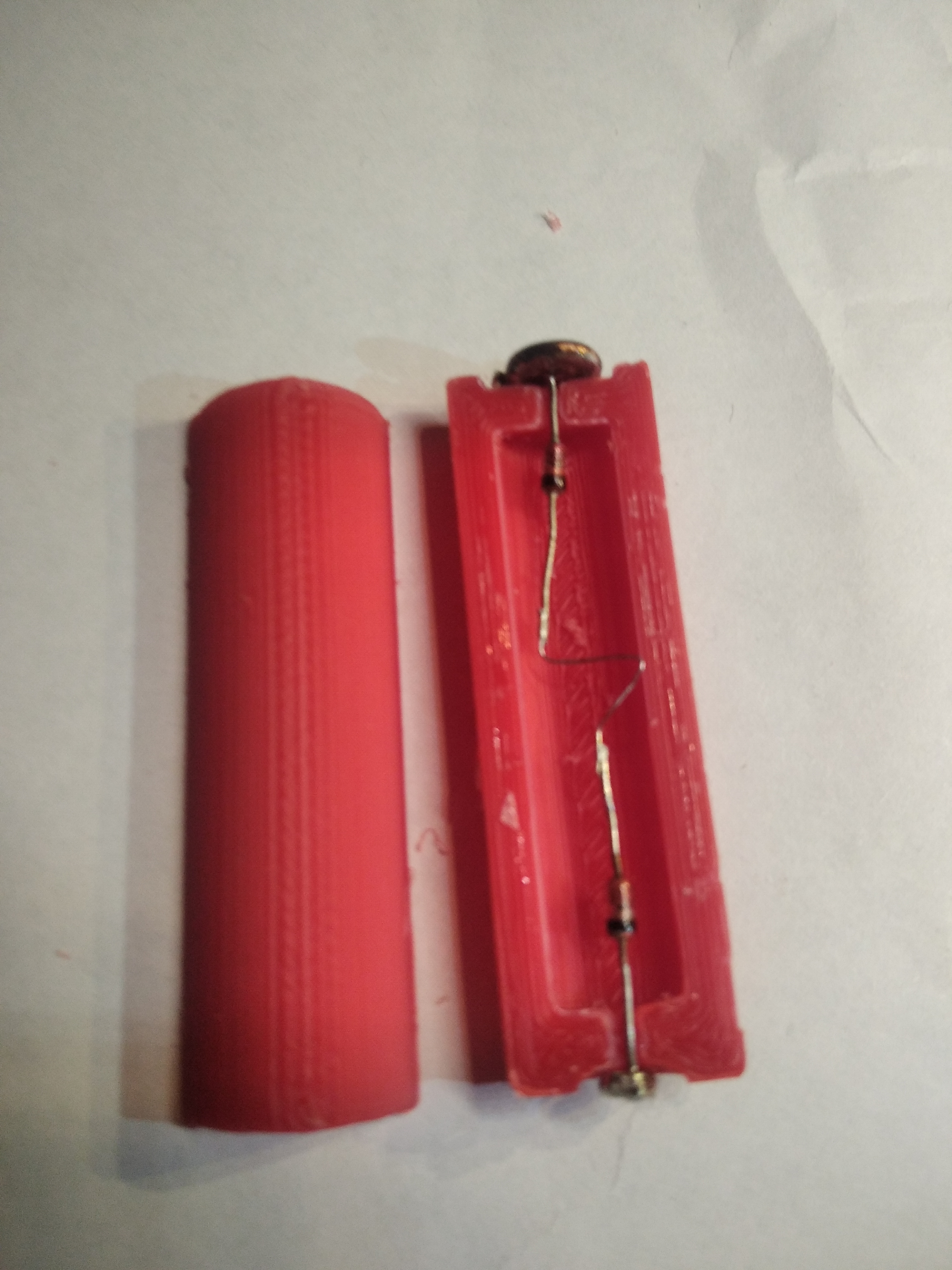 AA pillerinin lityum pil ile değiştirilmesi. Model "Aptallar" (Plastik Aparattır!!!)