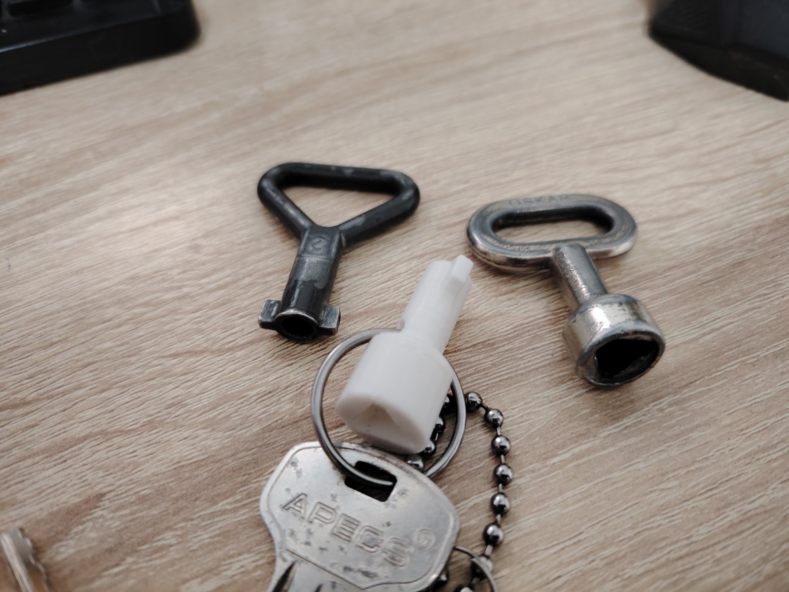 Elektrik Gösterileri için Anahtar (Plastik Aparattır!!!) Elektrik Gösterileri için Anahtar (Plastik Aparattır!!!)