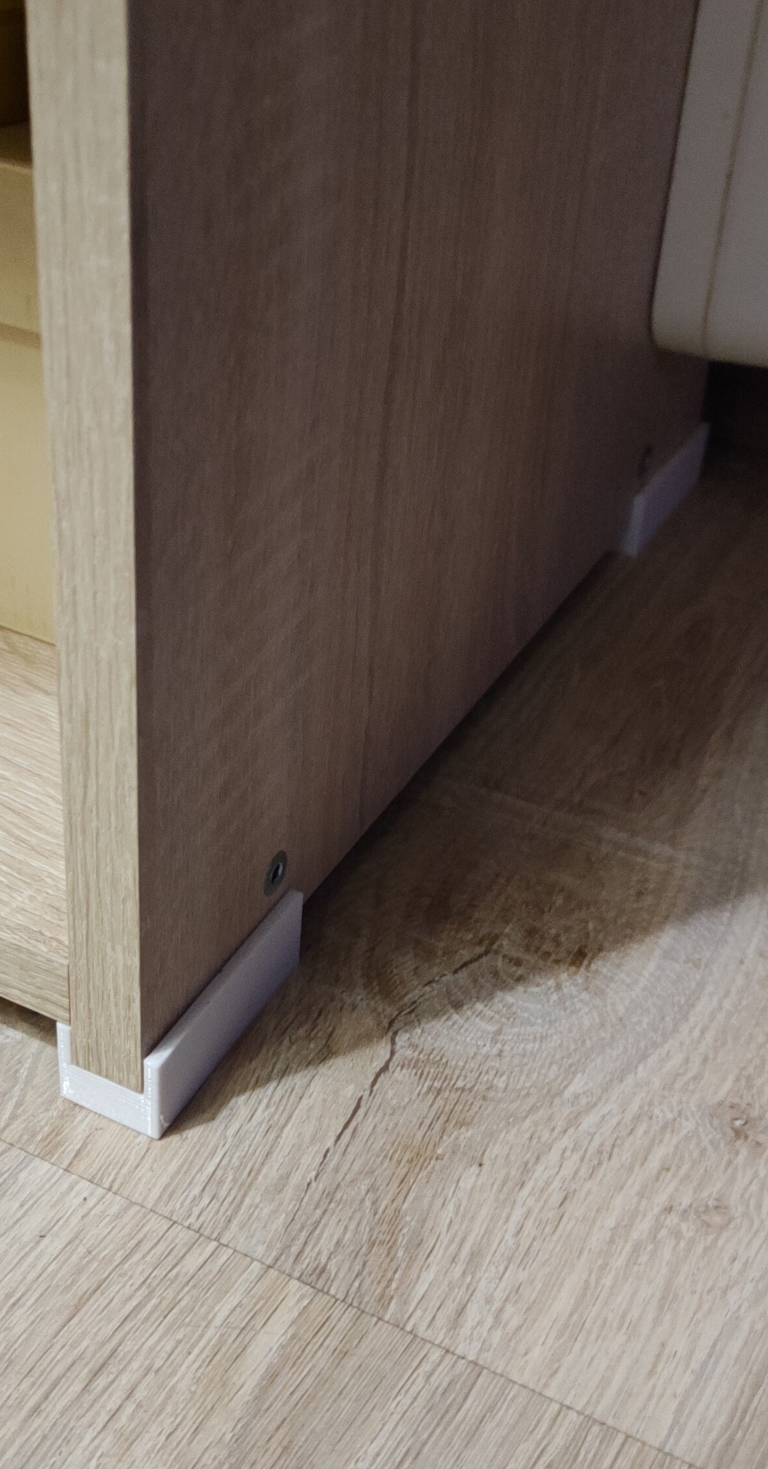 Mobilya ayağı 17 mm. (Plastik Aparattır!!!)