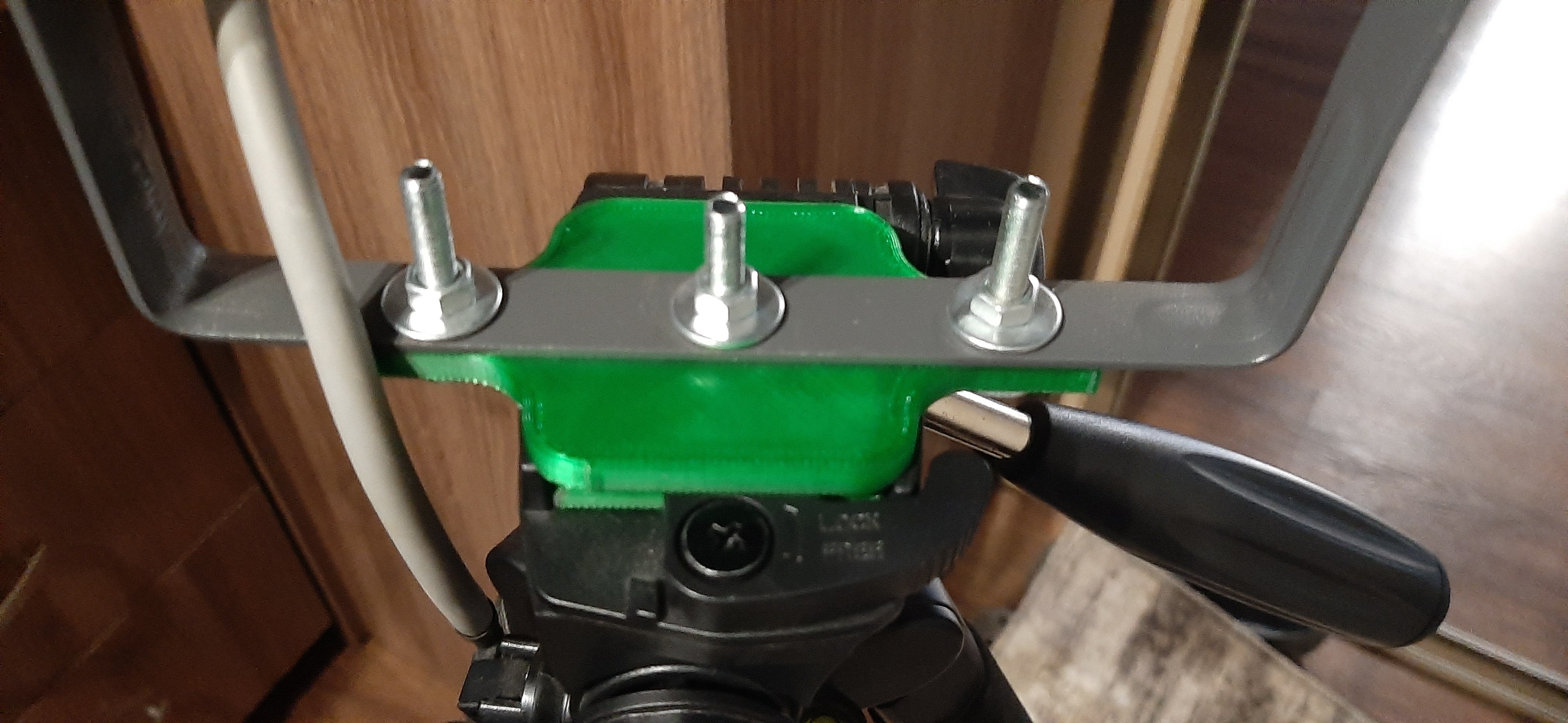 Tripod üzerindeki spot ışığı (hızlı serbest bırakma BH-6) (Plastik Aparattır!!!) Tripod üzerindeki spot ışığı (hızlı serbest bırakma BH-6) (Plastik Aparattır!!!)