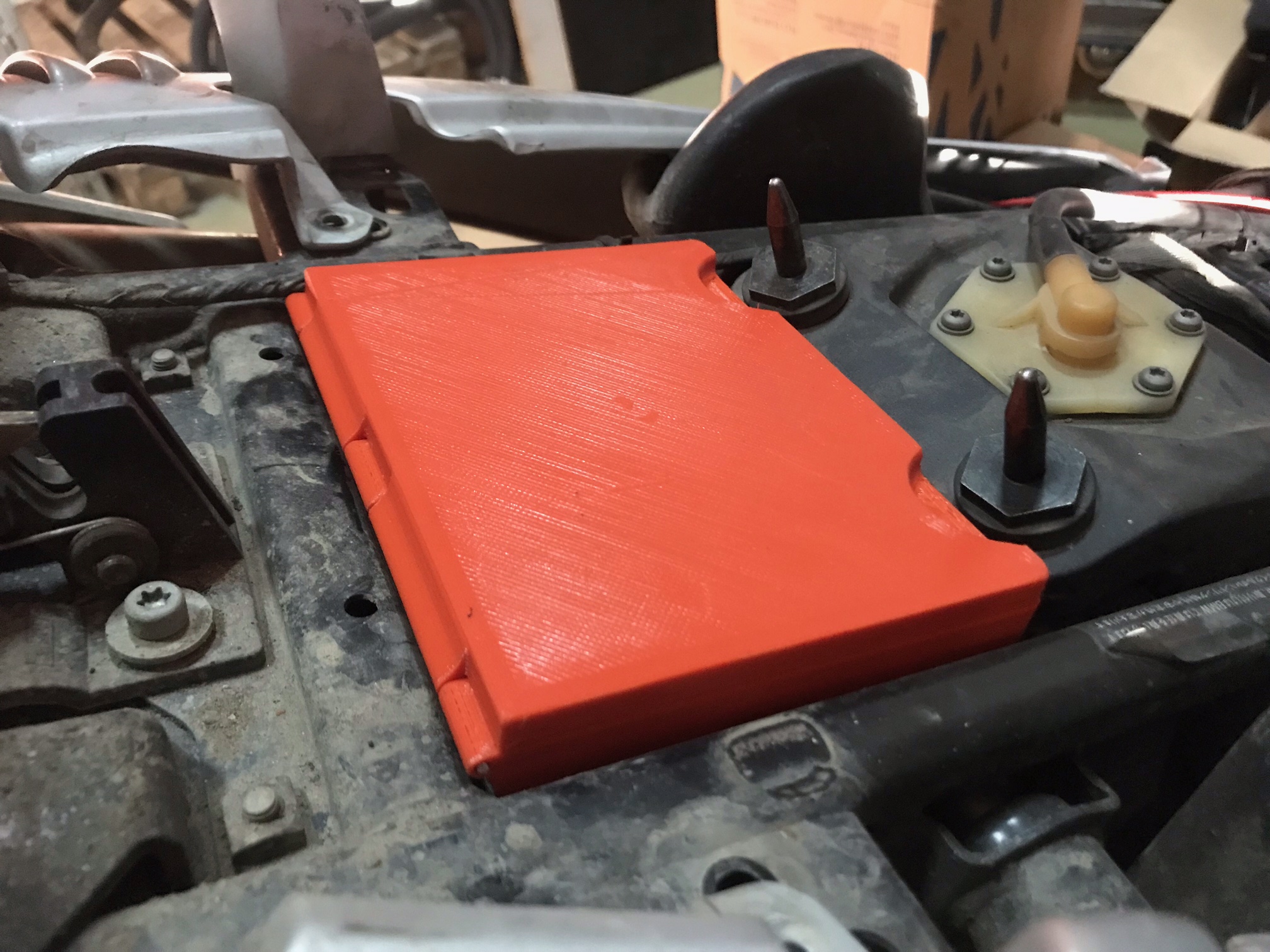 BMW F650 GS eyer kutusu (Plastik Aparattır!!!)