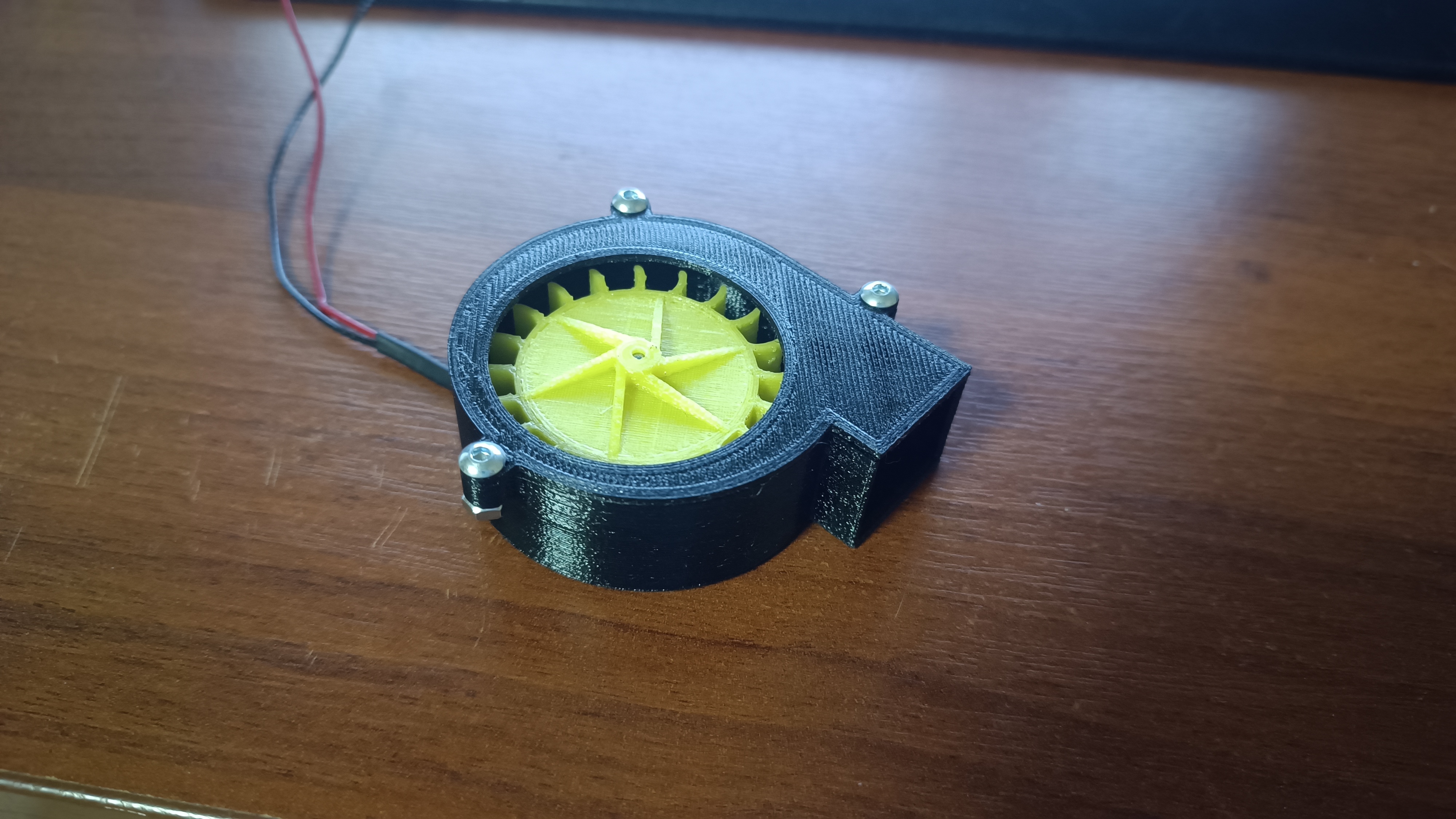 Santrifüj fan evrensel (Plastik Aparattır!!!)