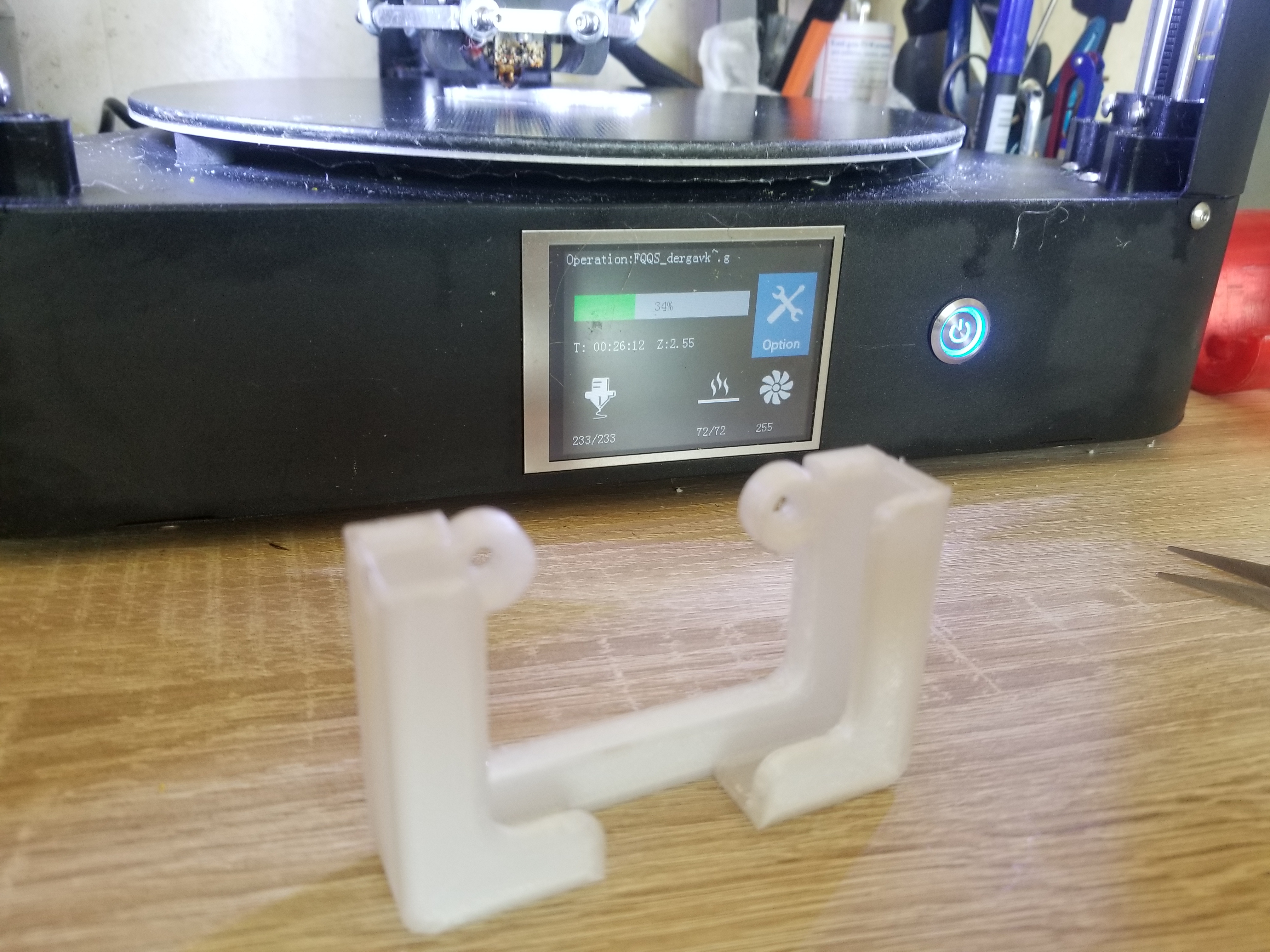 Akıllı telefonlar ve tabletler için duvardaki tutucular (Plastik Aparattır!!!)