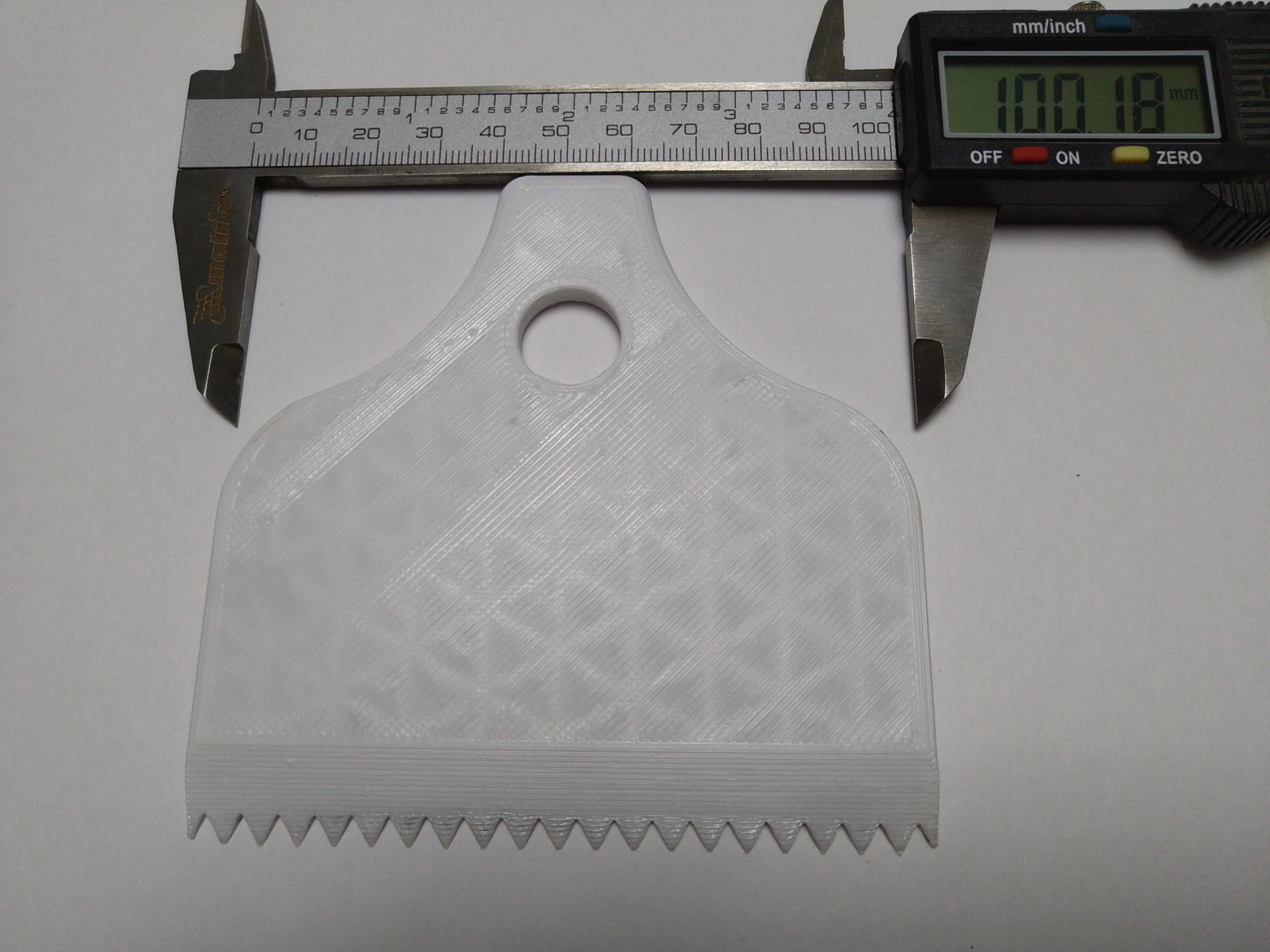 Çentikli spatula 100 mm, diş 5 mm (Plastik Aparattır!!!)