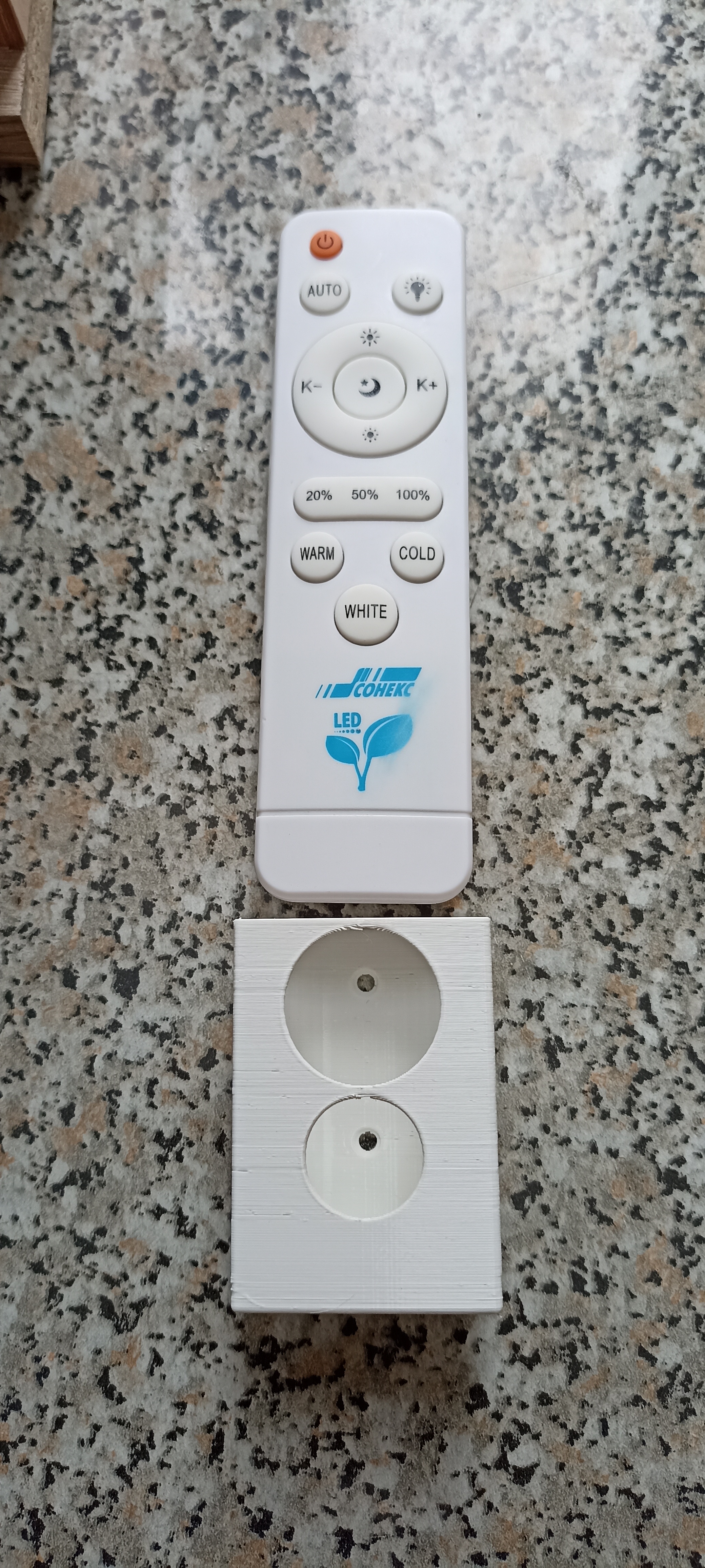 Uzaktan kumanda lambasının sahibi sononx (Plastik Aparattır!!!) Uzaktan kumanda lambasının sahibi sononx (Plastik Aparattır!!!)