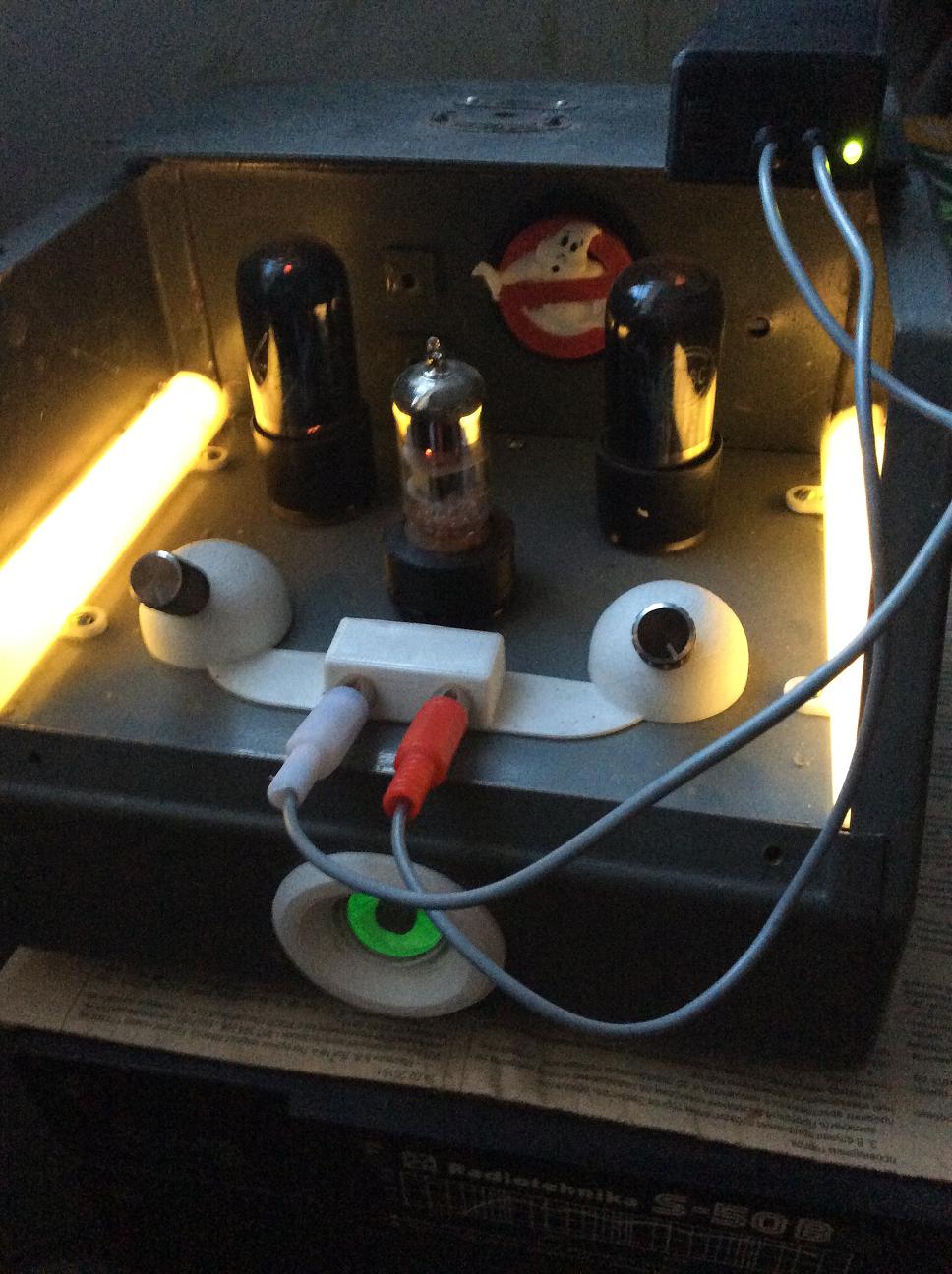 taşınabilir Bluetooth modülünün gövdesi BK8000L ve bir çift 18650 pil (Plastik Aparattır!!!)