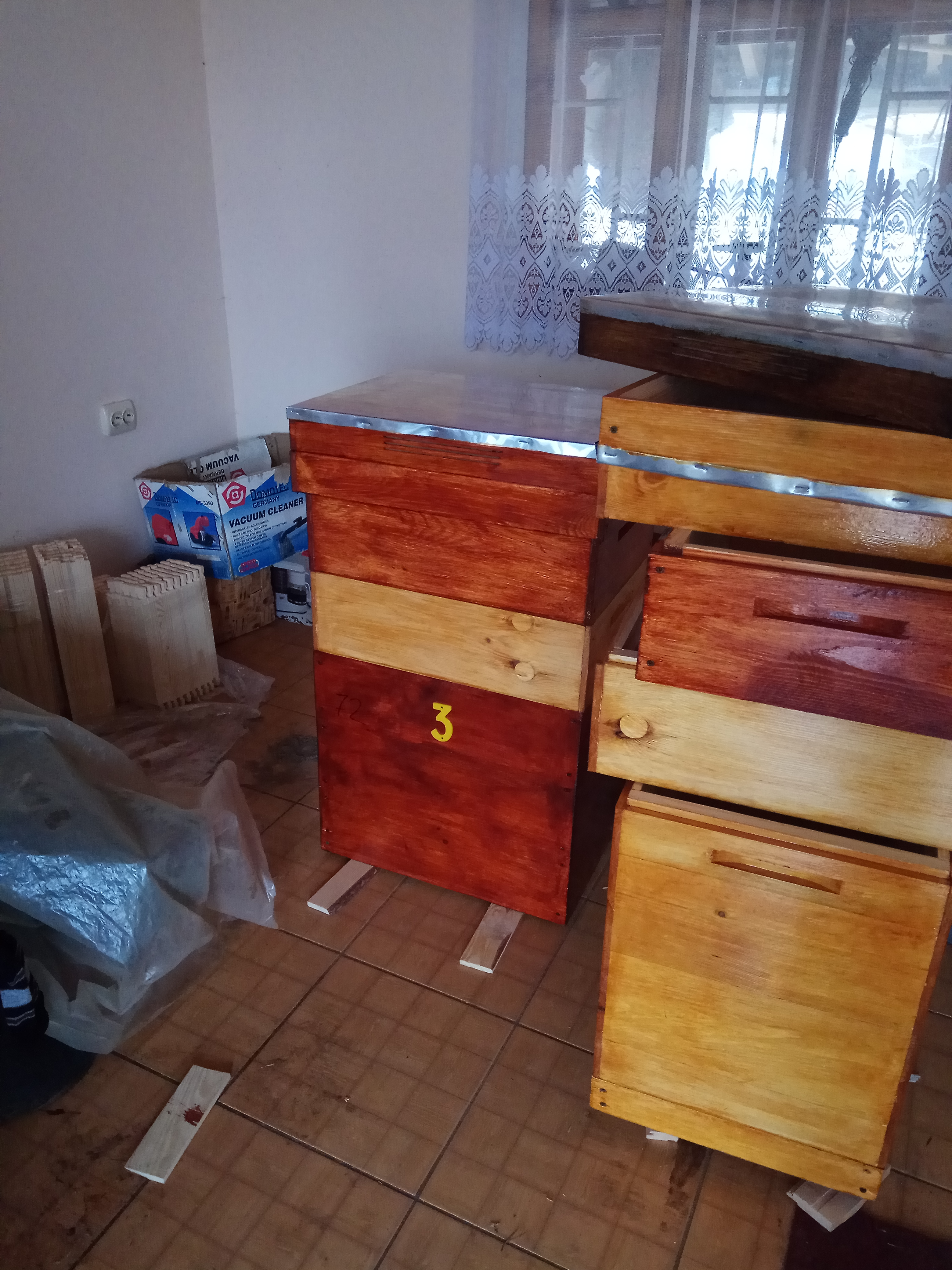 Arılar için arılar veya bir daire için (Plastik Aparattır!!!)