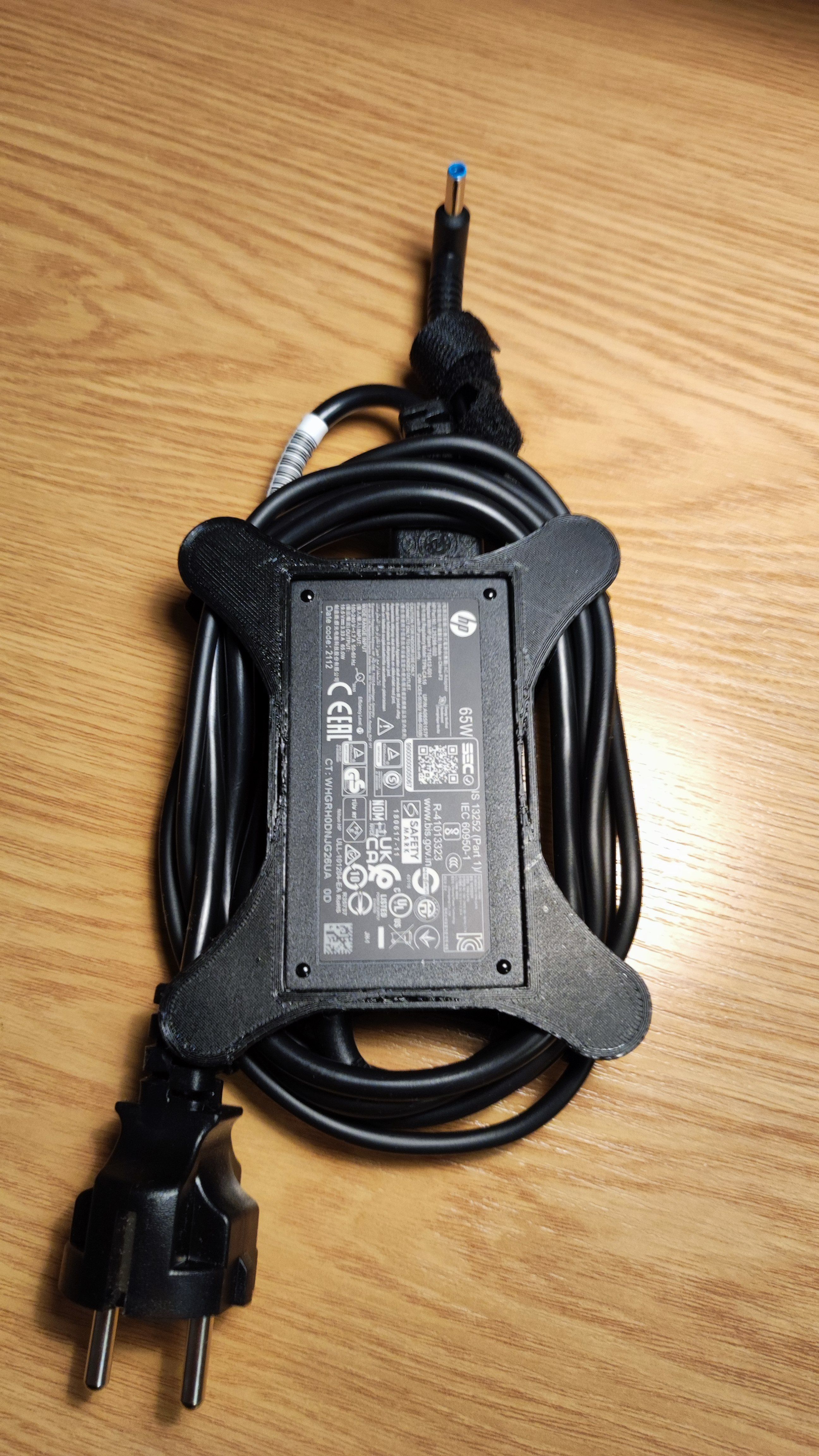 Kabloların depolanması, dizüstü bilgisayar güç kaynağı 51x90x26mm (HP 15-DW3682). (Plastik Aparattır!!!)