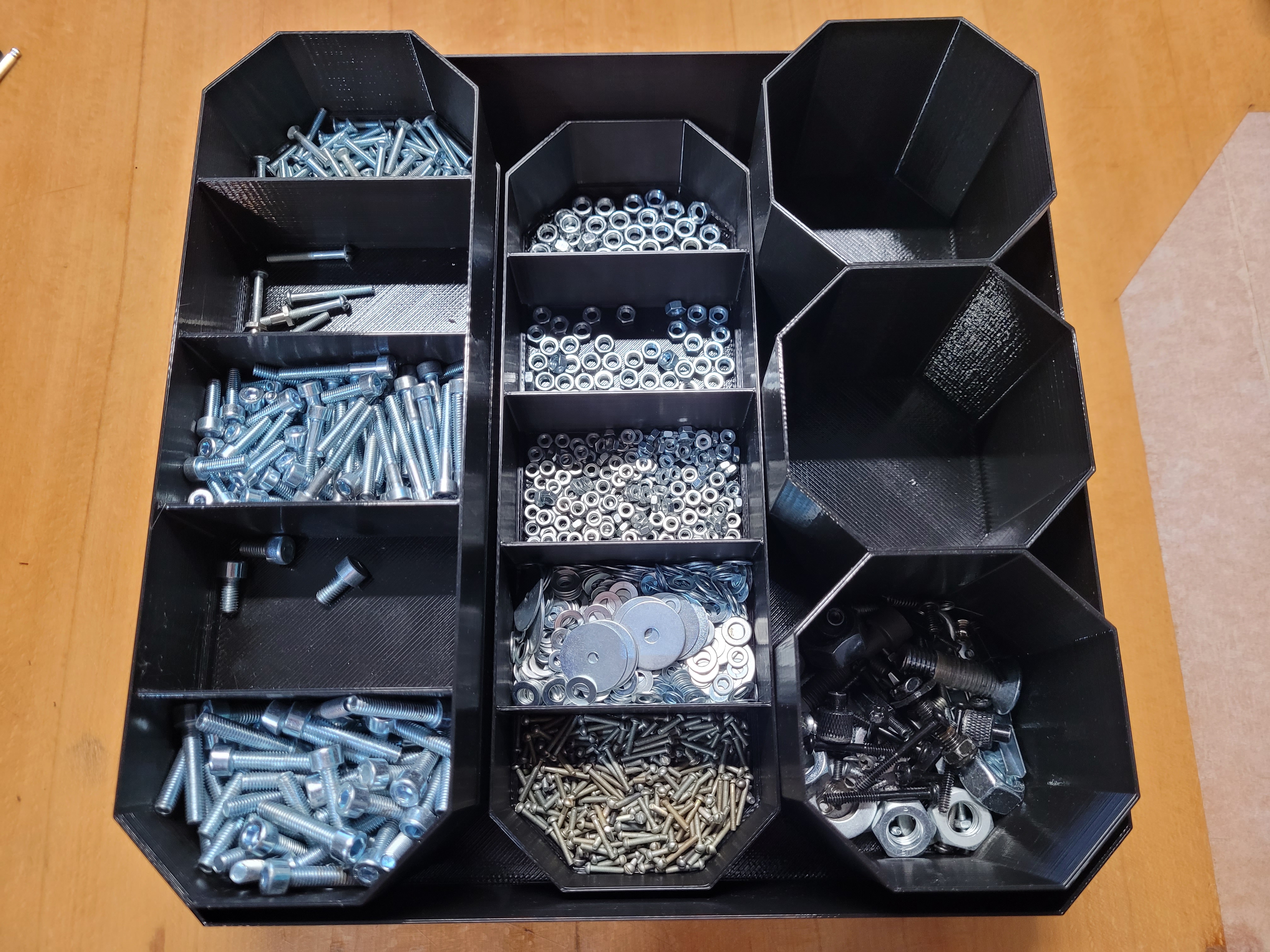 Küçük eşyaları saklamak için Chamachki) (Plastik Aparattır!!!)