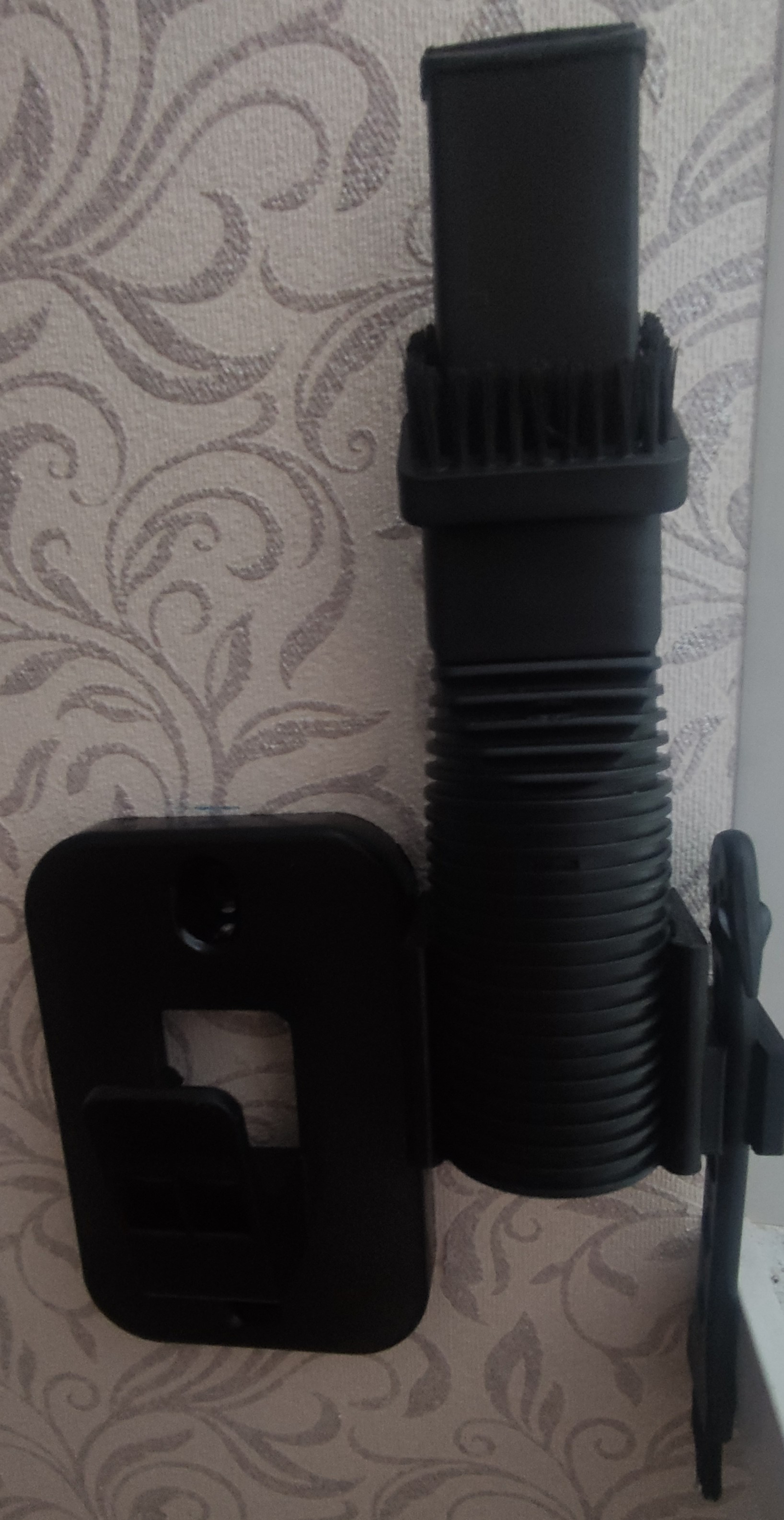 Dikey elektrikli süpürgeyi donatmak için tutucu ILife H50/H55 (Plastik Aparattır!!!)